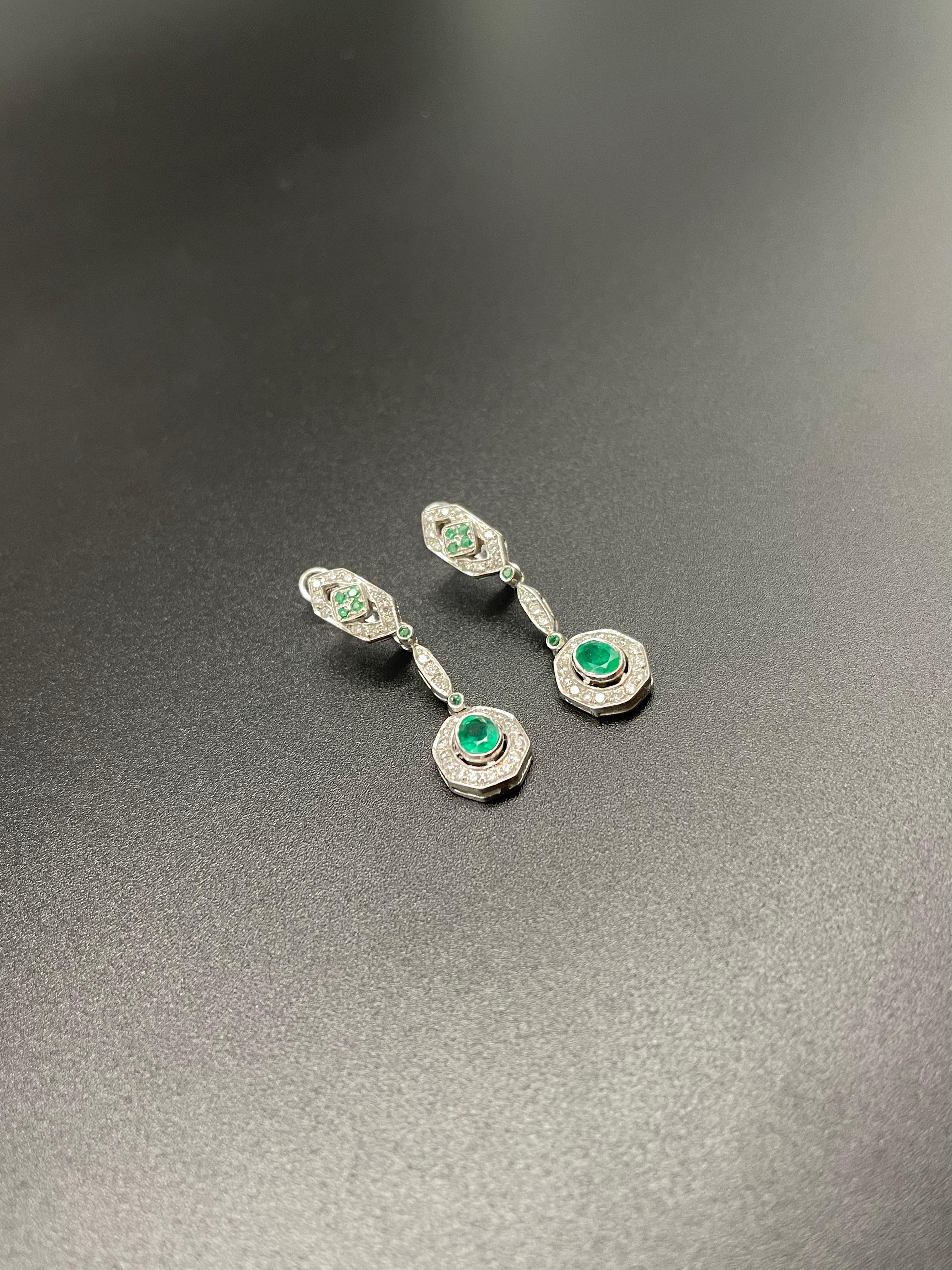 Women's  Art Deco Emeralds and Diamonds White Gold Cocktail Earrings For Sale