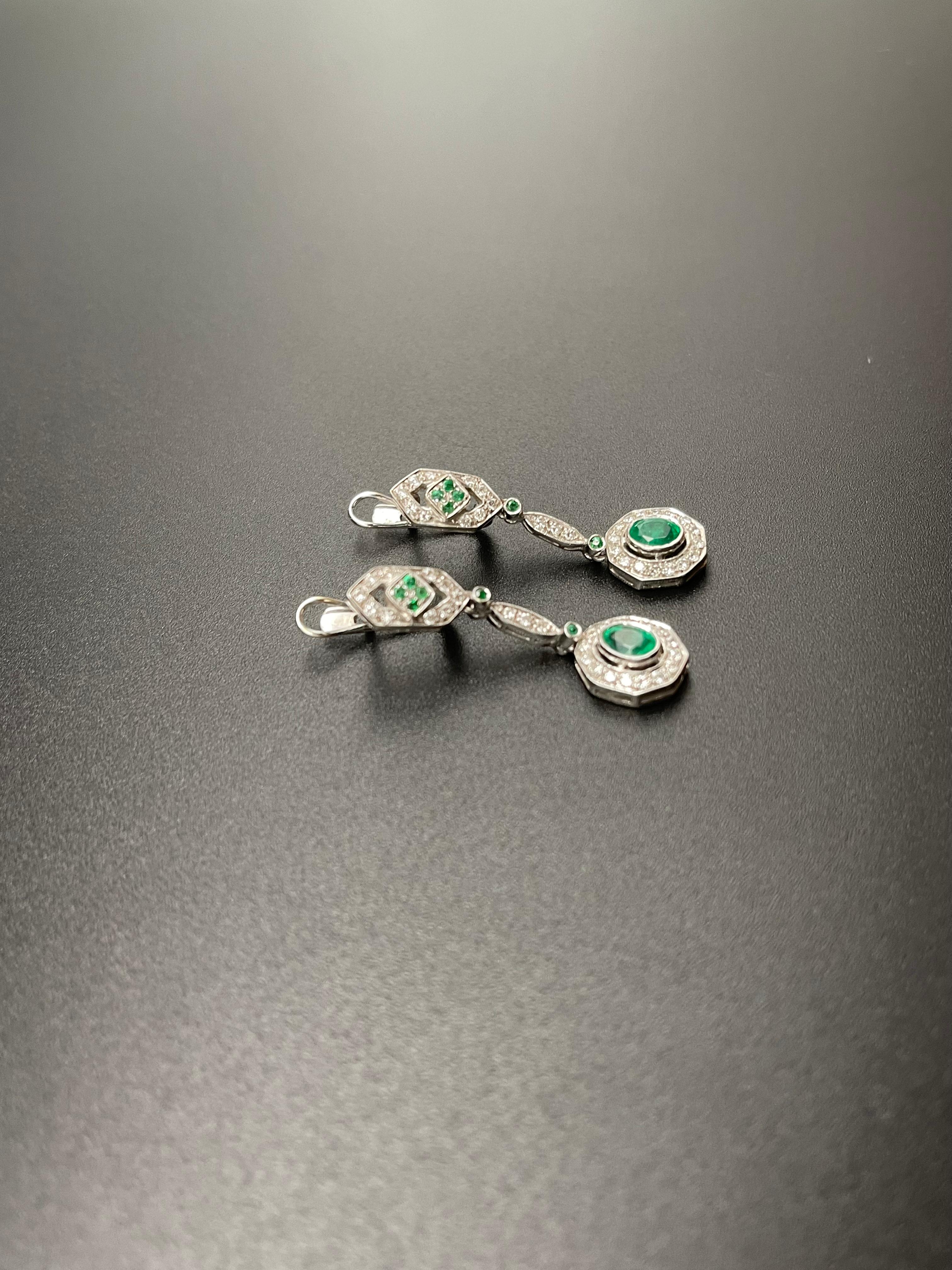  Art Deco Emeralds and Diamonds White Gold Cocktail Earrings For Sale 1