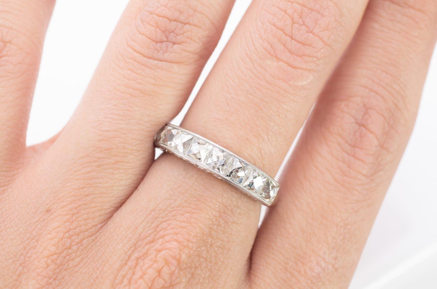 Art Deco Revival Handmade Platinum French Cut Diamonds Band In Excellent Condition For Sale In Miami, FL