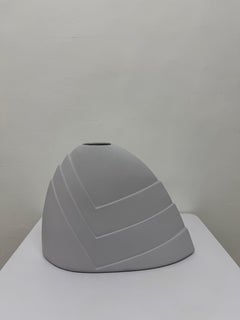 Art Deco Revival Großformatige Matt Gray Keramikvase, 1980er Jahre