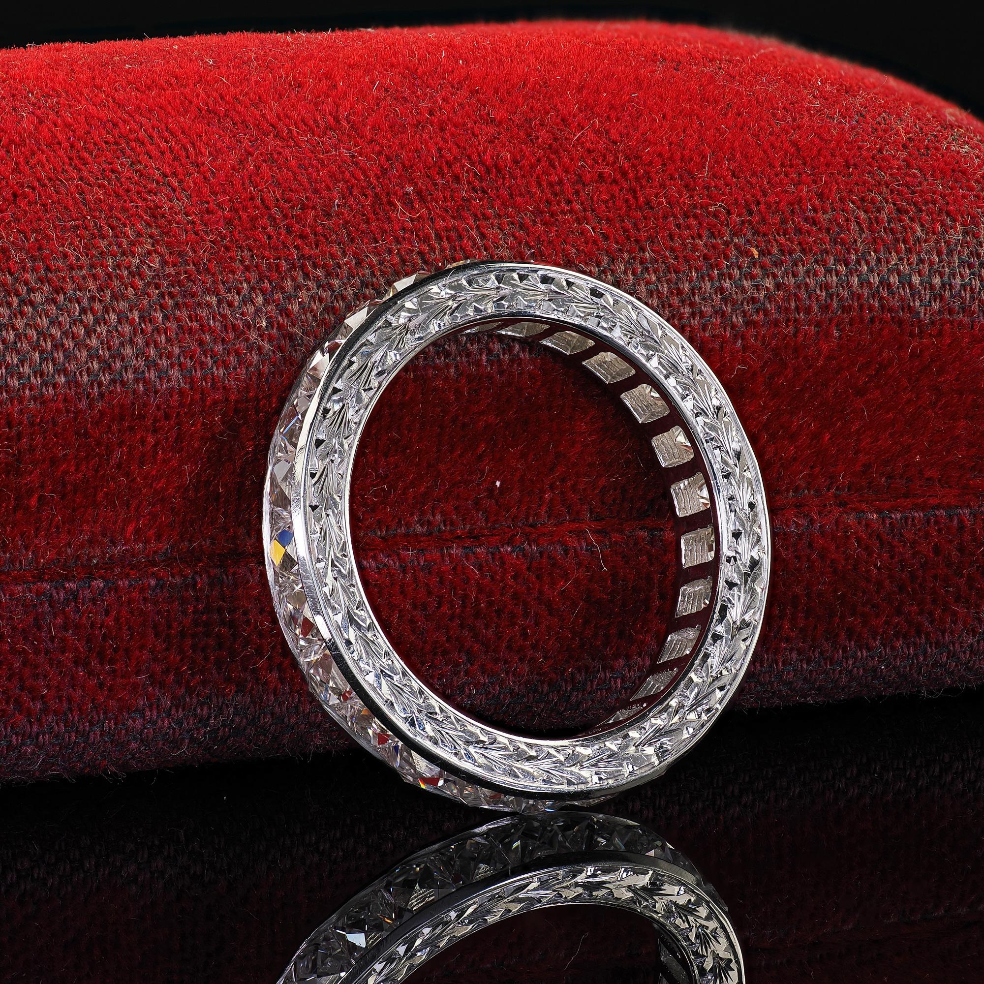 Anillo de eternidad de diamantes talla francesa en platino Art Déco Revival - Talla 5 Art Decó en venta