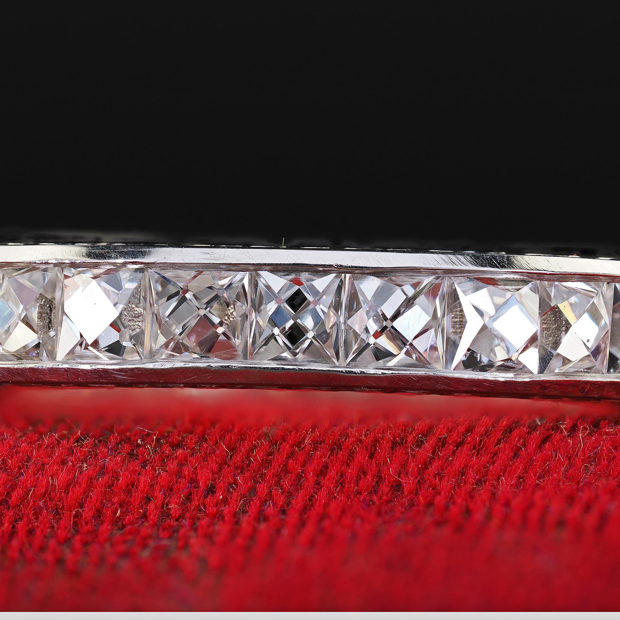 Anillo de eternidad de diamantes talla francesa en platino Art Déco Revival - Talla 5 Corte francés en venta