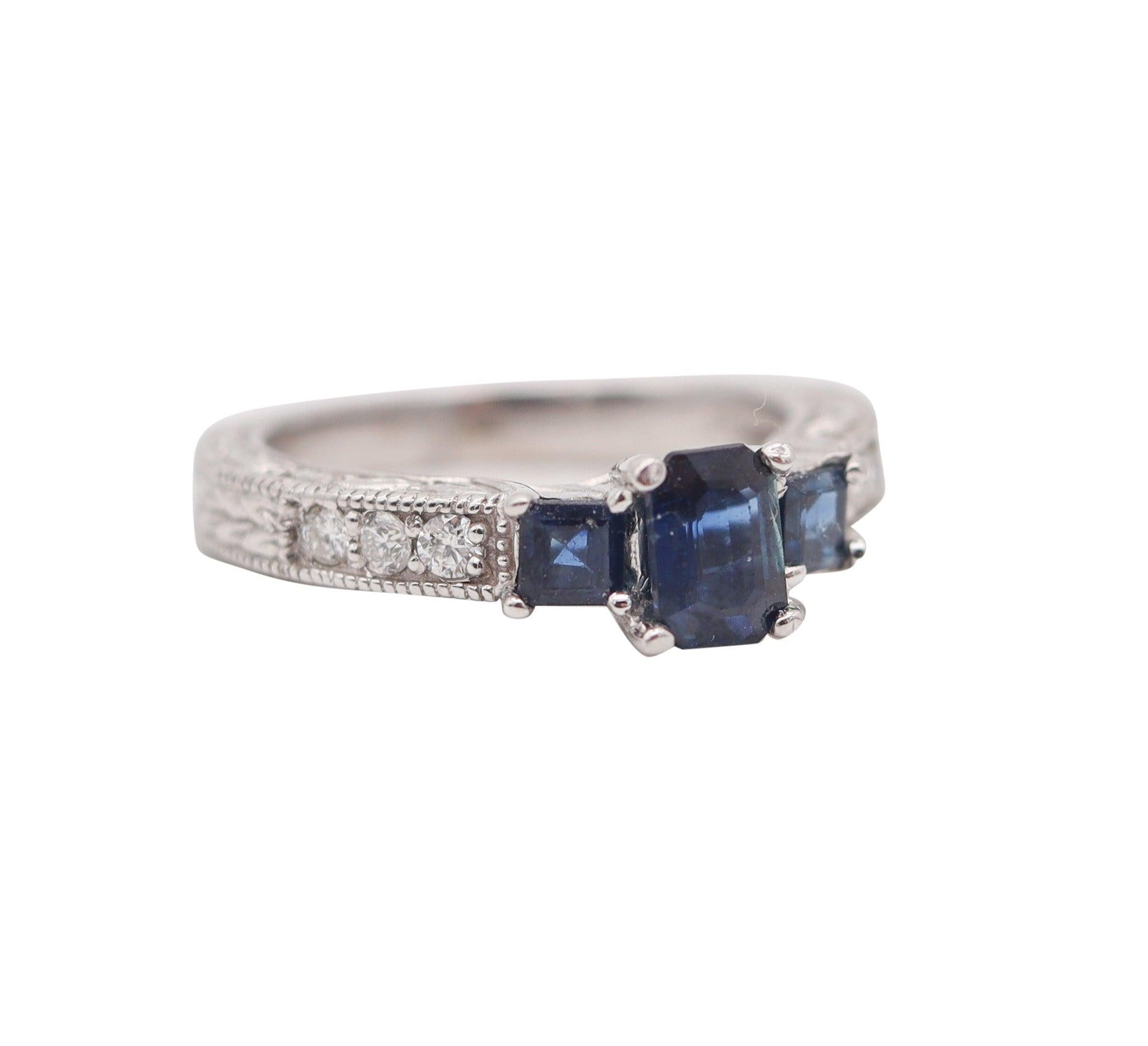 Art déco Bague renaissance ART-DECO en or jaune 14 carats avec saphirs bleus et diamants VS en vente