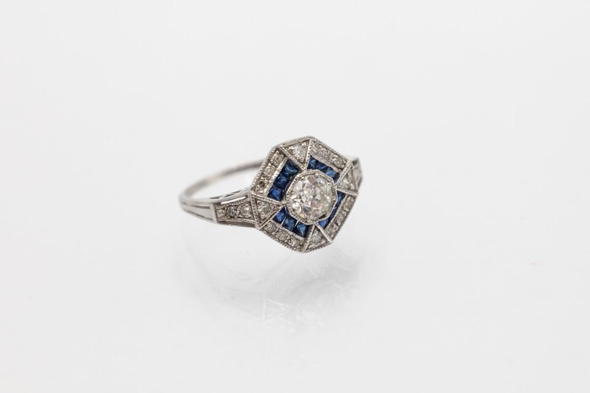 Anillo Art Decó Revival con diamantes y zafiros, Europa Occidental, años 80. en venta 2