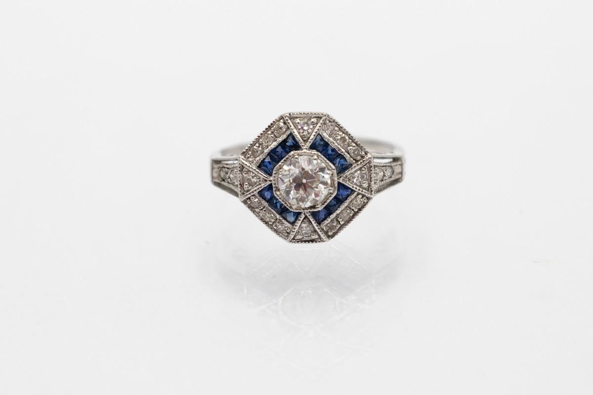 Anillo Art Decó Revival con diamantes y zafiros, Europa Occidental, años 80. en venta 3