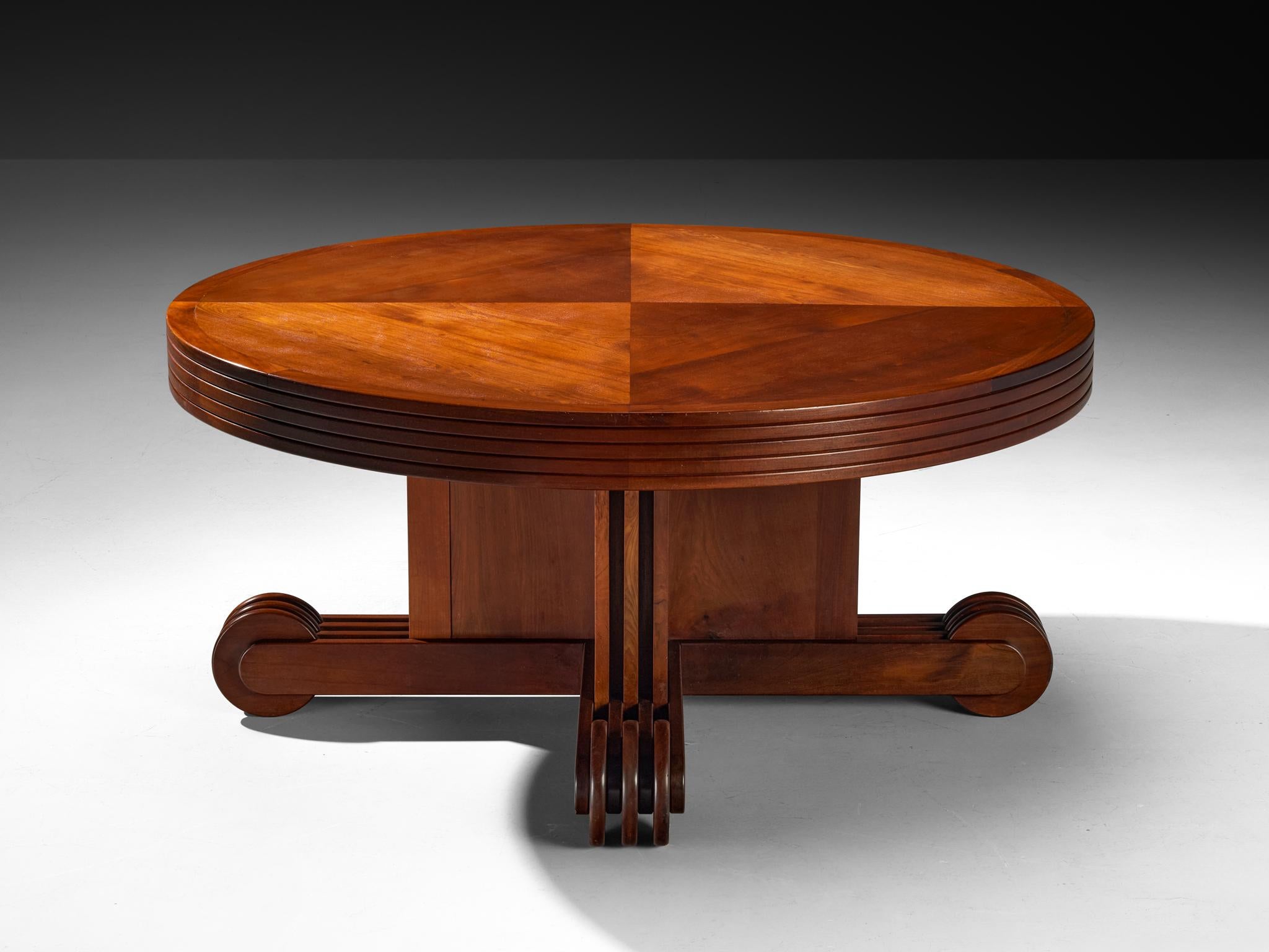 Européen Table de salle à manger ronde Art Deco Revival en acajou en vente