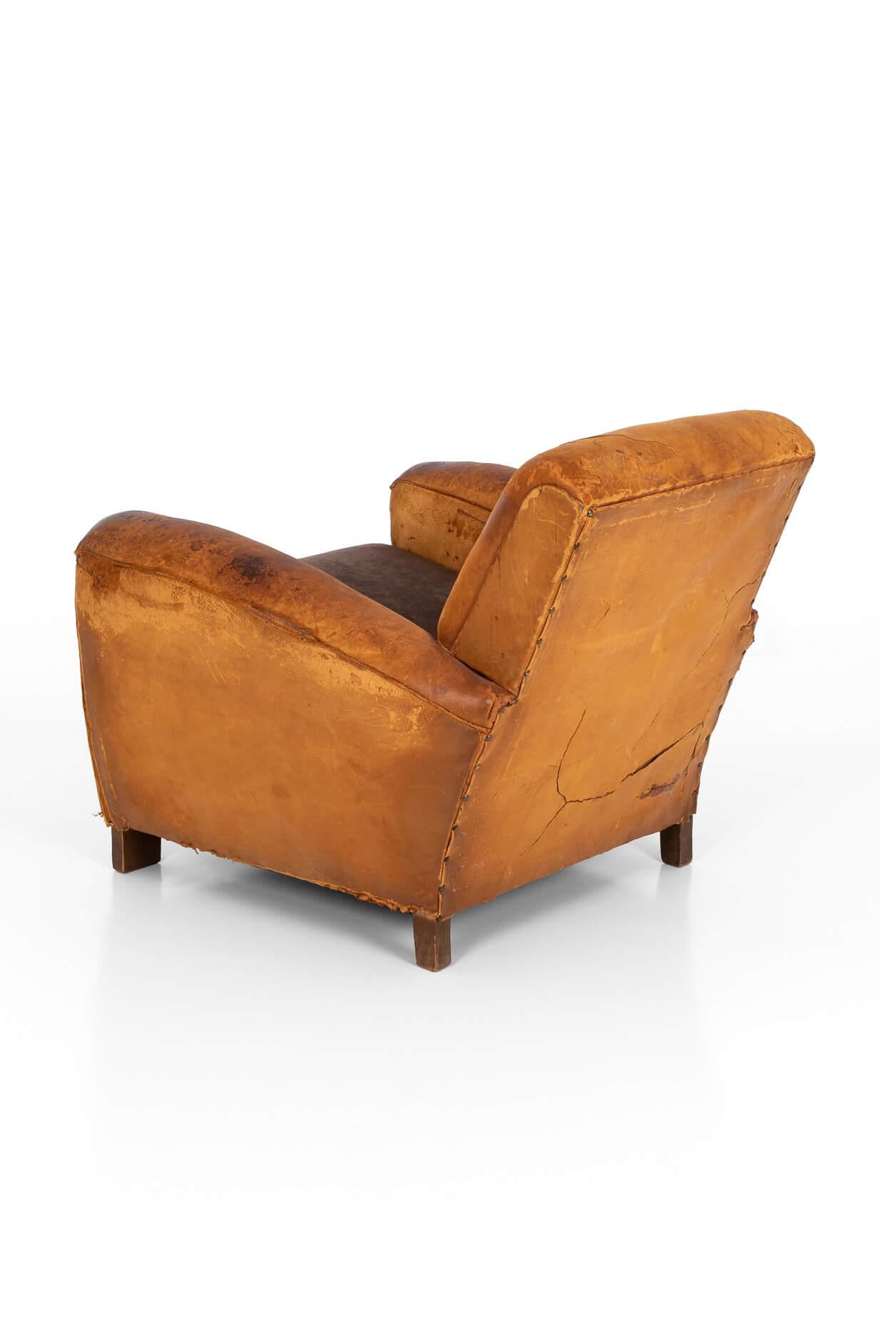 Art Deco Rich Tan Leather Club Chair in Oak Frame, circa 1930 In Good Condition In Faversham, GB