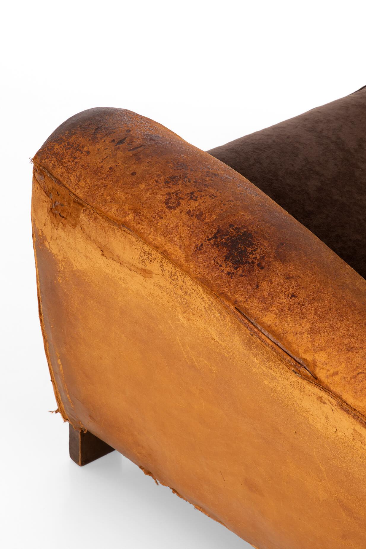 Art Deco Rich Tan Leather Club Chair in Oak Frame, circa 1930 4