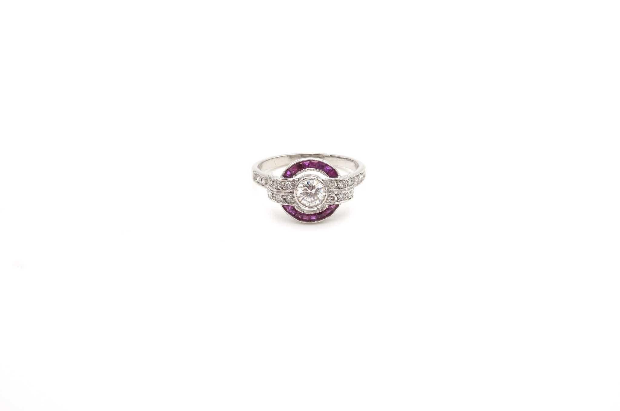 Stones: Diamonds for a total weight of 0.50 carats and rubies.
Material: Platinum
Dimensions: Diameter of 1cm
Period: 1930
Weight: 3.9g
Size: 52 (free sizing)
Certificate
Ref. : 24722
