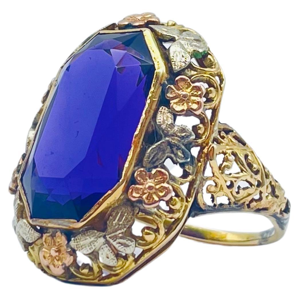 Taglio baguette Anello Art-Déco in oro 14k Tri color con una grande ametista in vendita