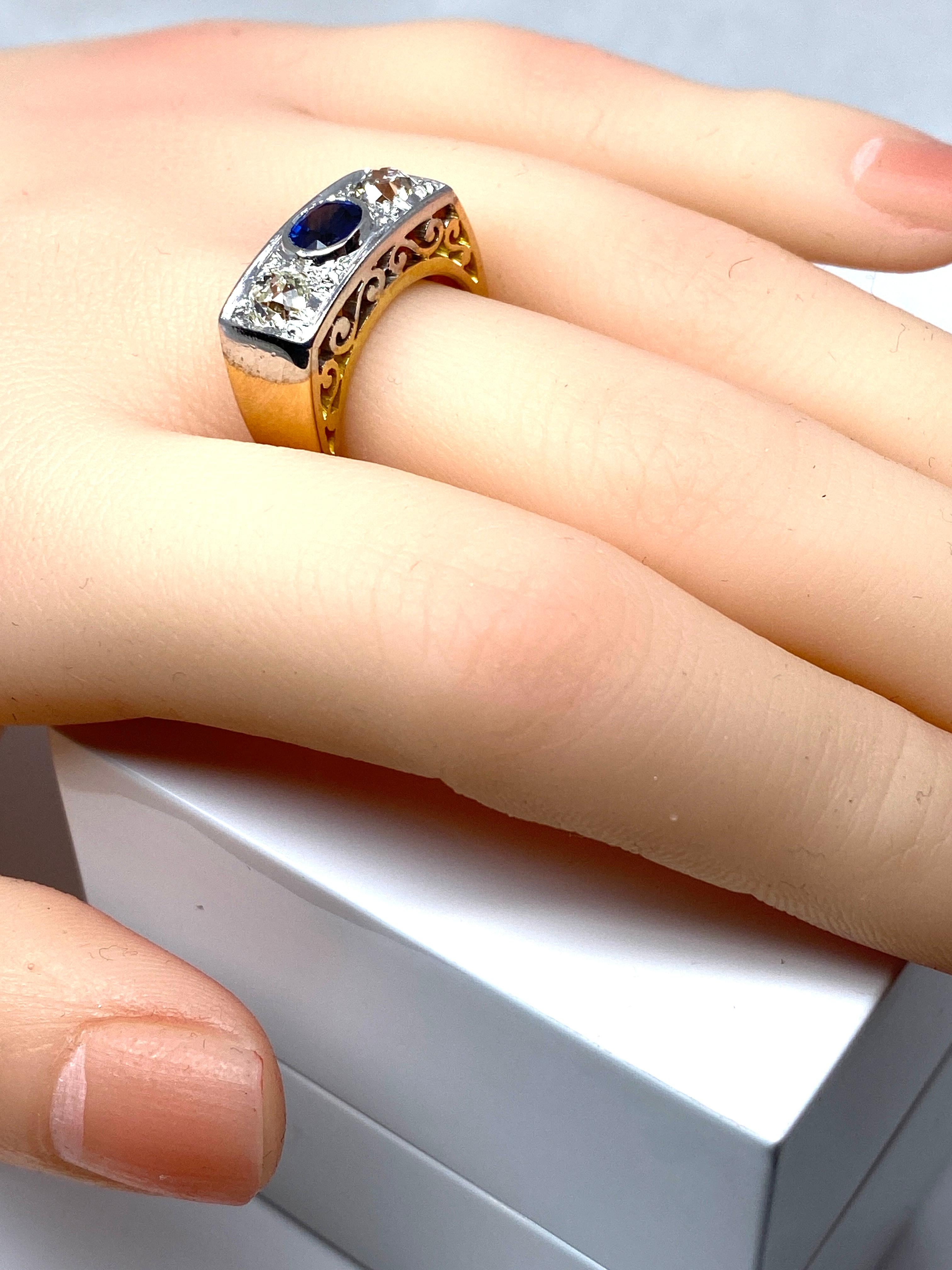 Art-Déco-Ring aus 18 Karat Gold, geschmückt mit einem Saphir und Diamanten, 1930er-Jahre im Zustand „Gut“ im Angebot in VERSAILLES, FR