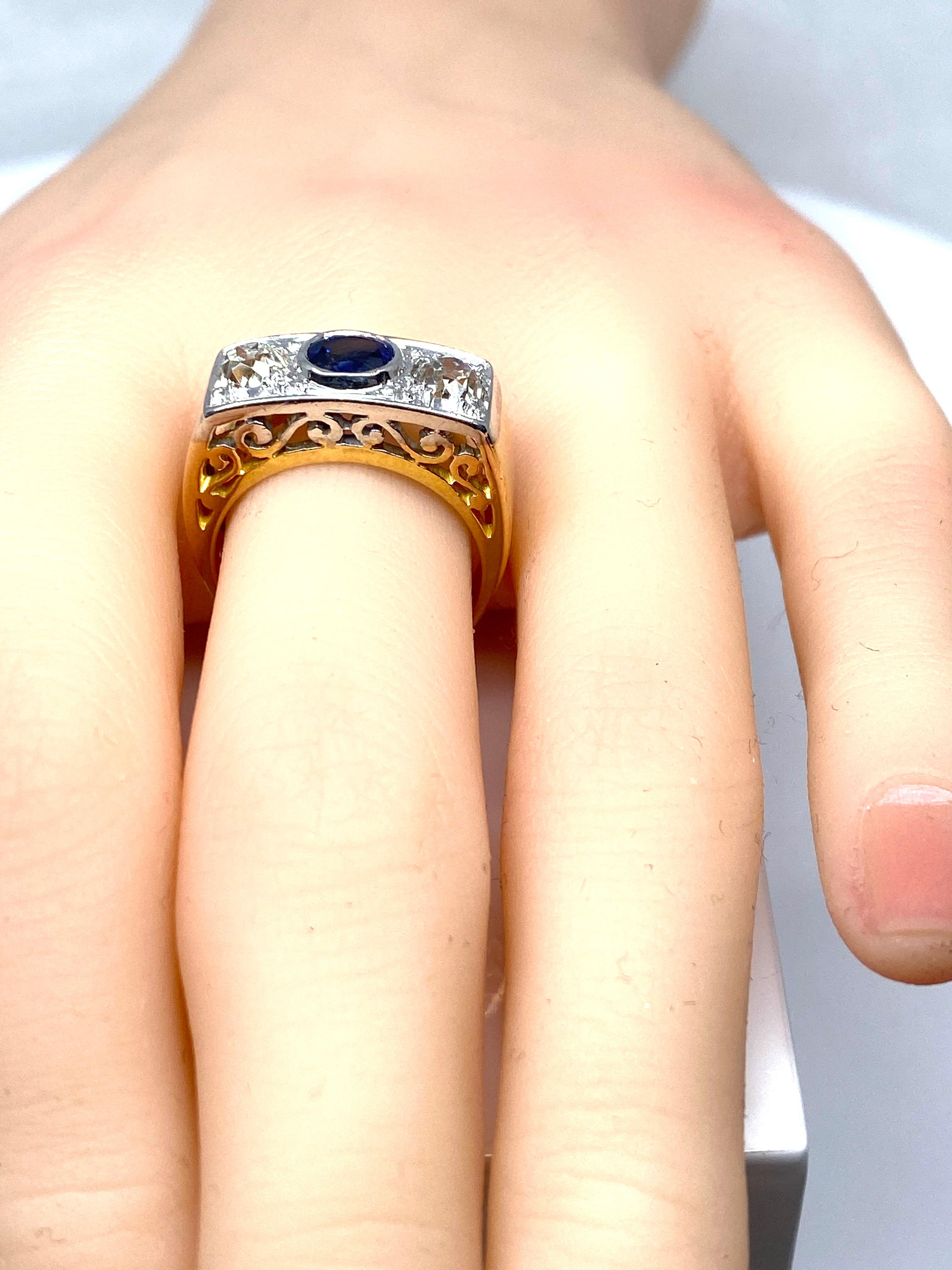 Art Deco ring in 18 carat gold adorned with a sapphire and diamonds, 1930 period For Sale 4