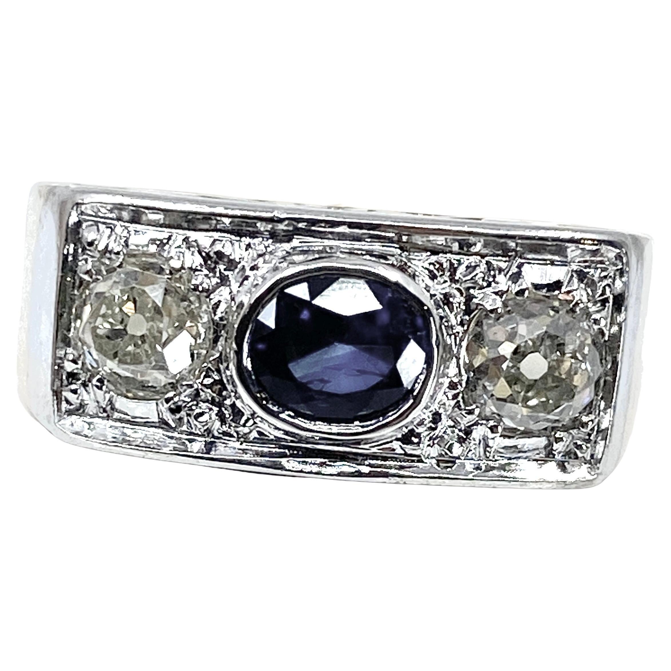 Art Deco ring in 18 carat gold adorned with a sapphire and diamonds, 1930 period For Sale