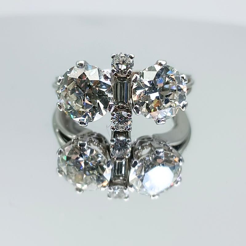 Baguette Cut Art Deco Ring in Platinum and Diamonds For Sale