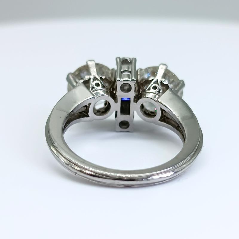 Art Deco Ring in Platinum and Diamonds For Sale 1