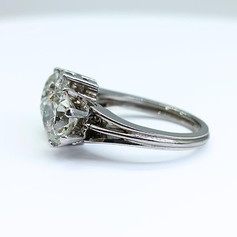 Art Deco Ring in Platinum and Diamonds For Sale 2