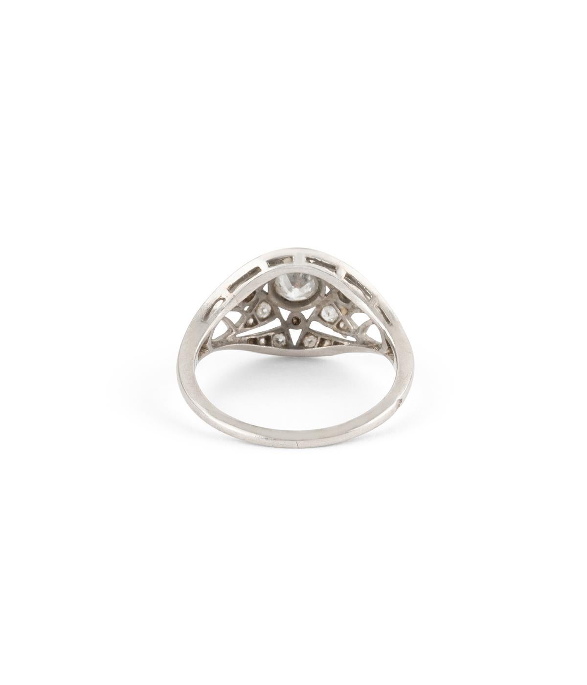 Art déco Ring aus Platin und Diamanten im Angebot 2