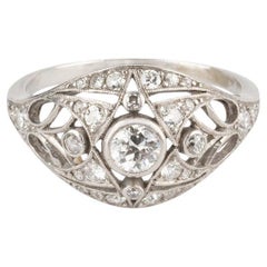 Art déco ring in platinum and diamonds