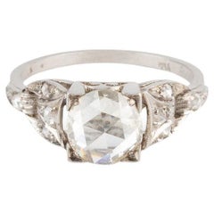 Bague Art déco en platine et diamants rocailleux