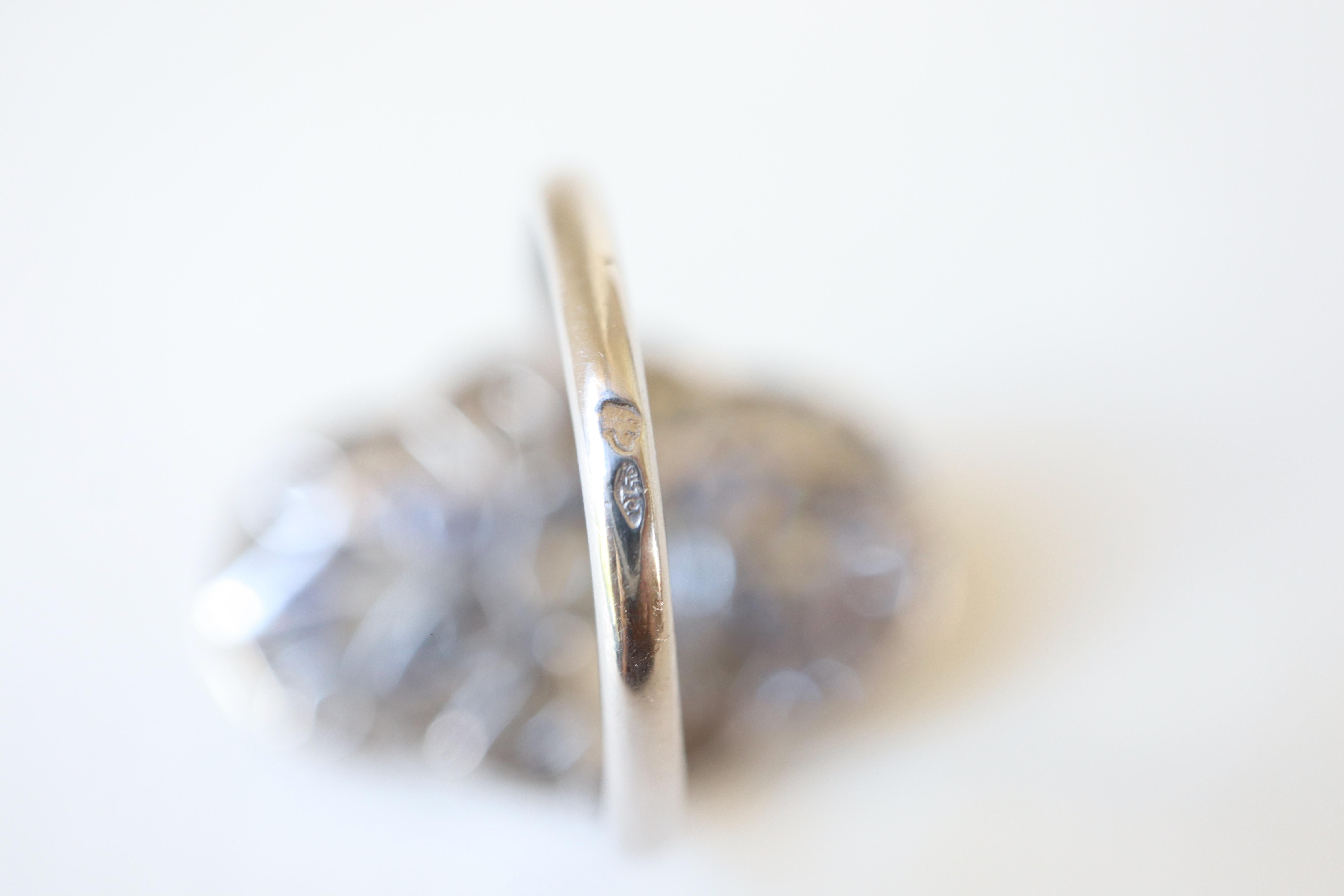 Art Deco Ring in Platinum Sapphire and Diamonds 1920 1930 In Good Condition For Sale In Paris, FR