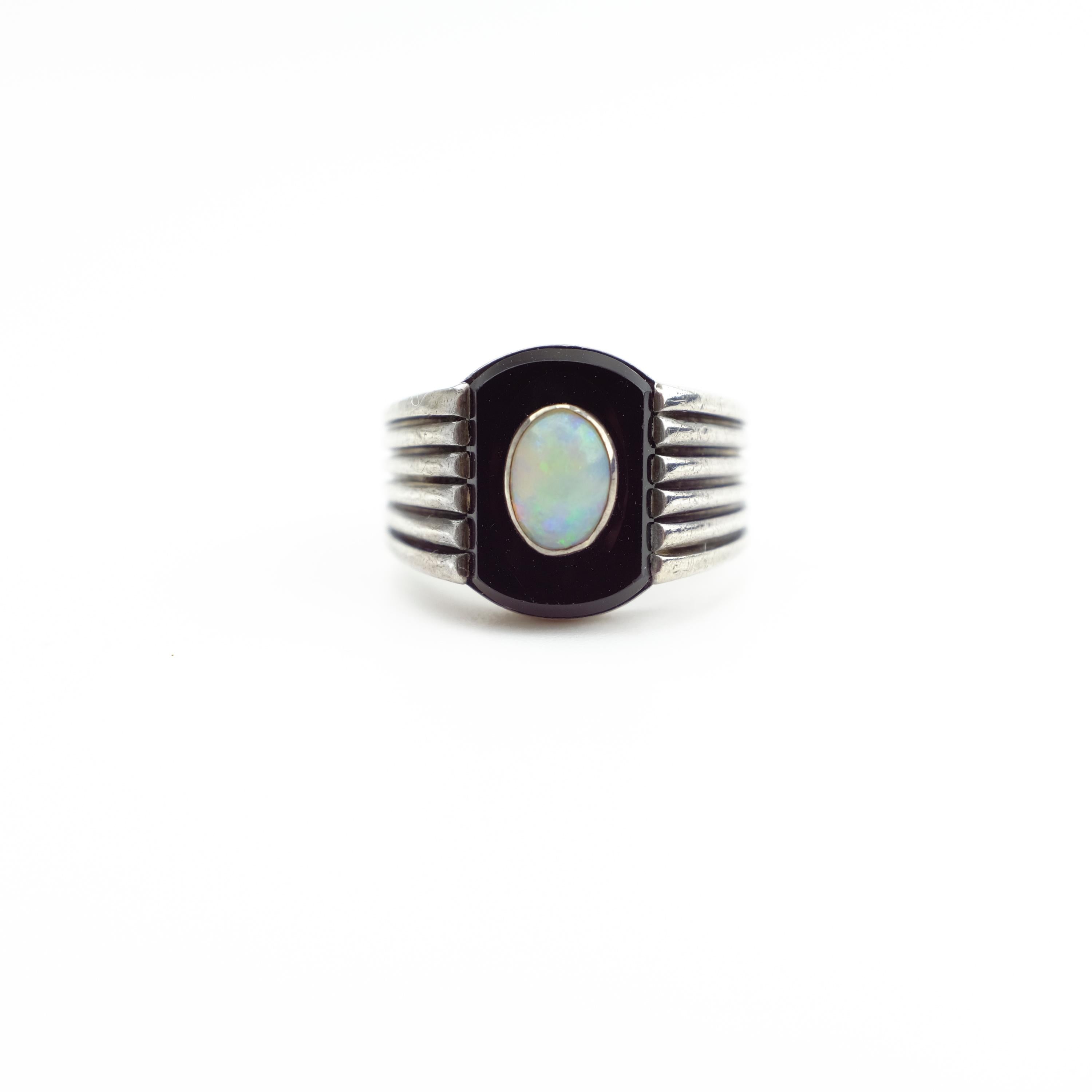 Art Deco Ring in Silver with Opal and Onyx 6