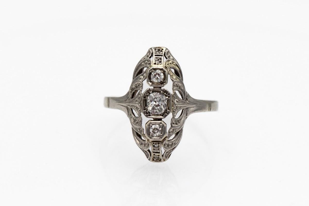 Art Deco ring in white gold with diamonds, 1930/40s. For Sale 1