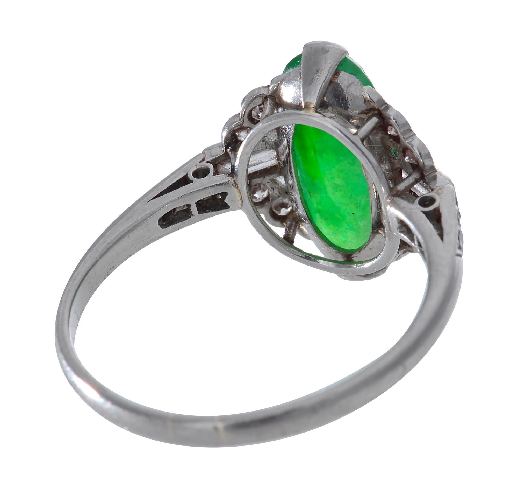 Art Deco Ring of Translucent Jade, Diamond and Platinum For Sale 1