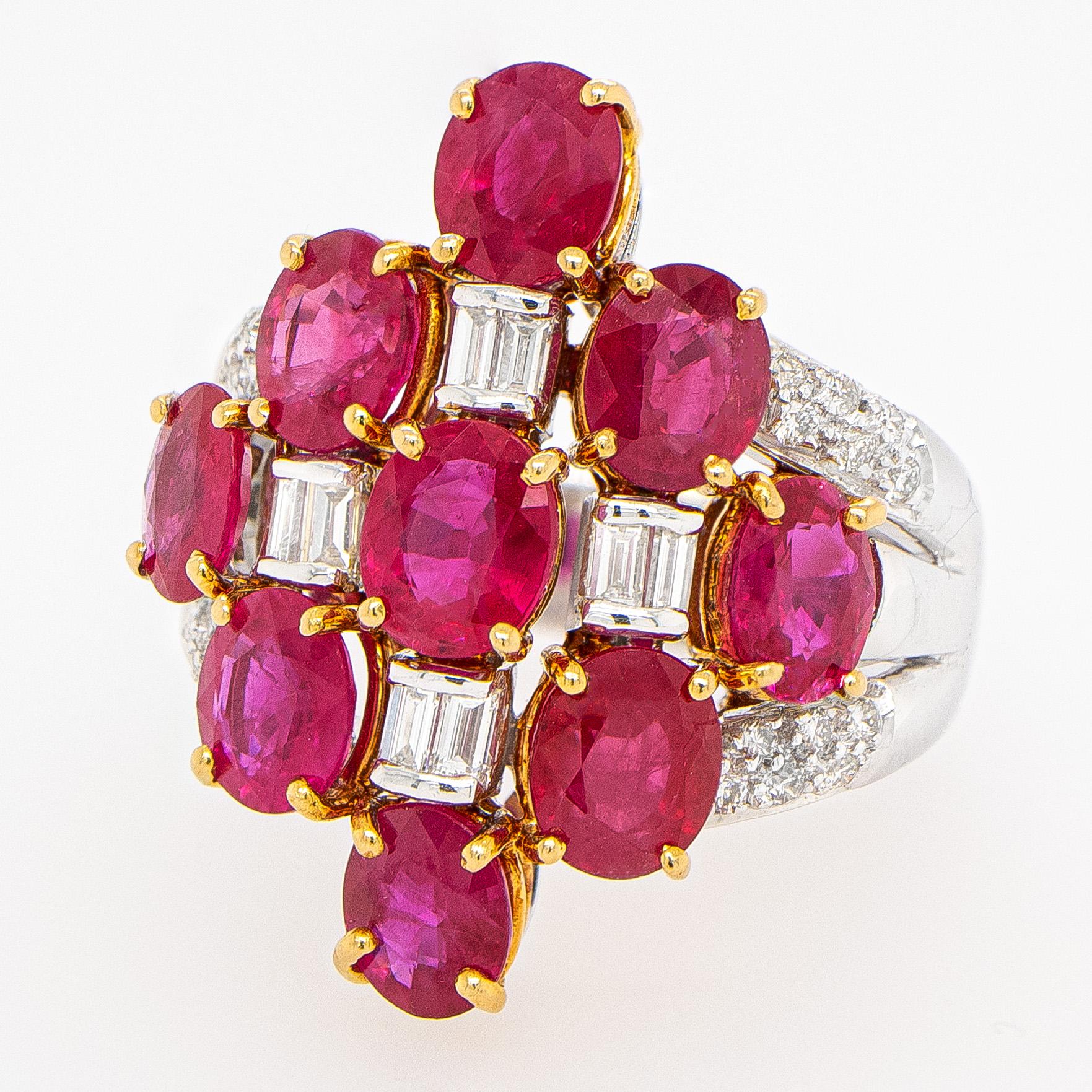Ovaler Art-Déco-Ring mit 7,04 Karat Rubinen und Diamanten aus 18 Karat Gold (Art déco) im Angebot