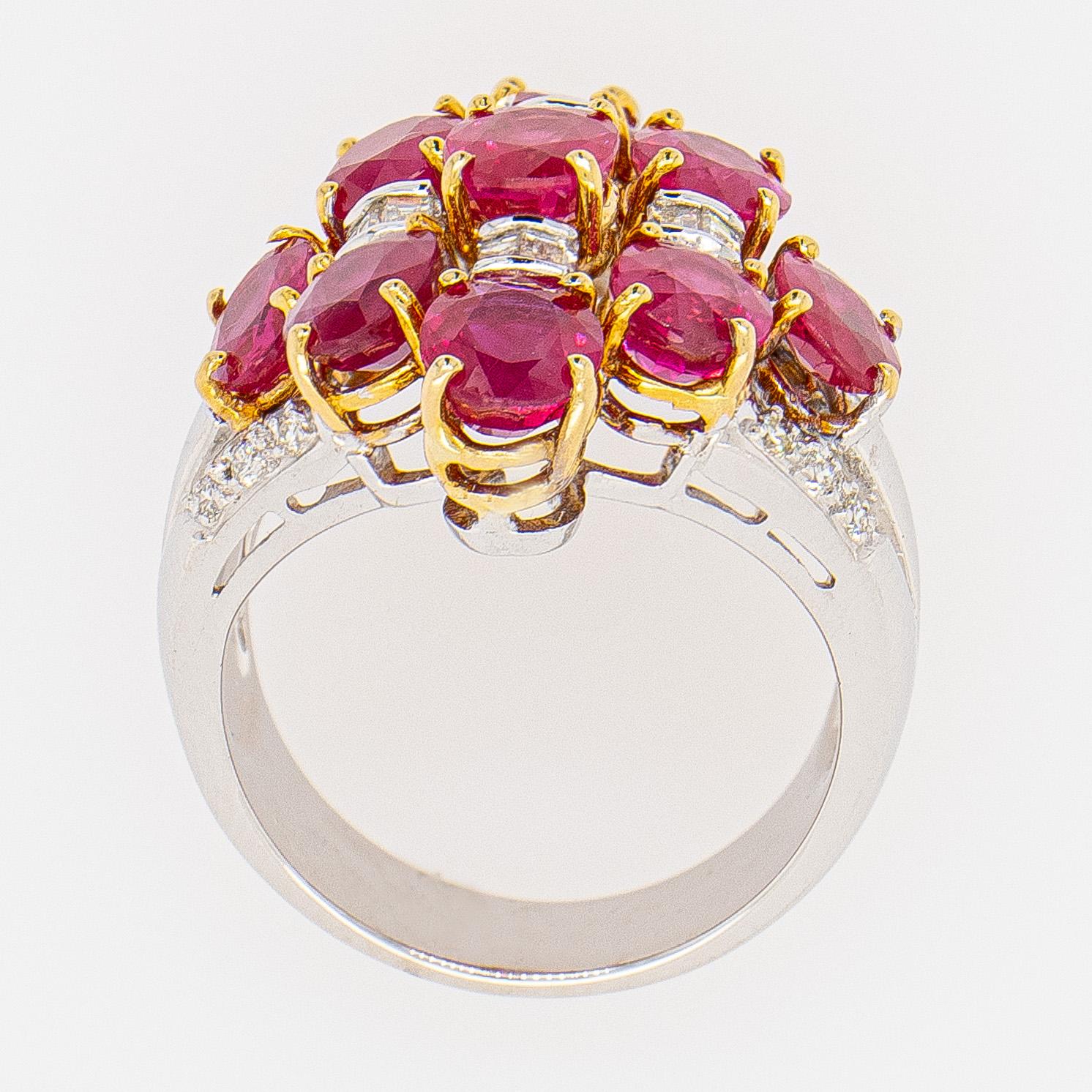 Ovaler Art-Déco-Ring mit 7,04 Karat Rubinen und Diamanten aus 18 Karat Gold (Ovalschliff) im Angebot