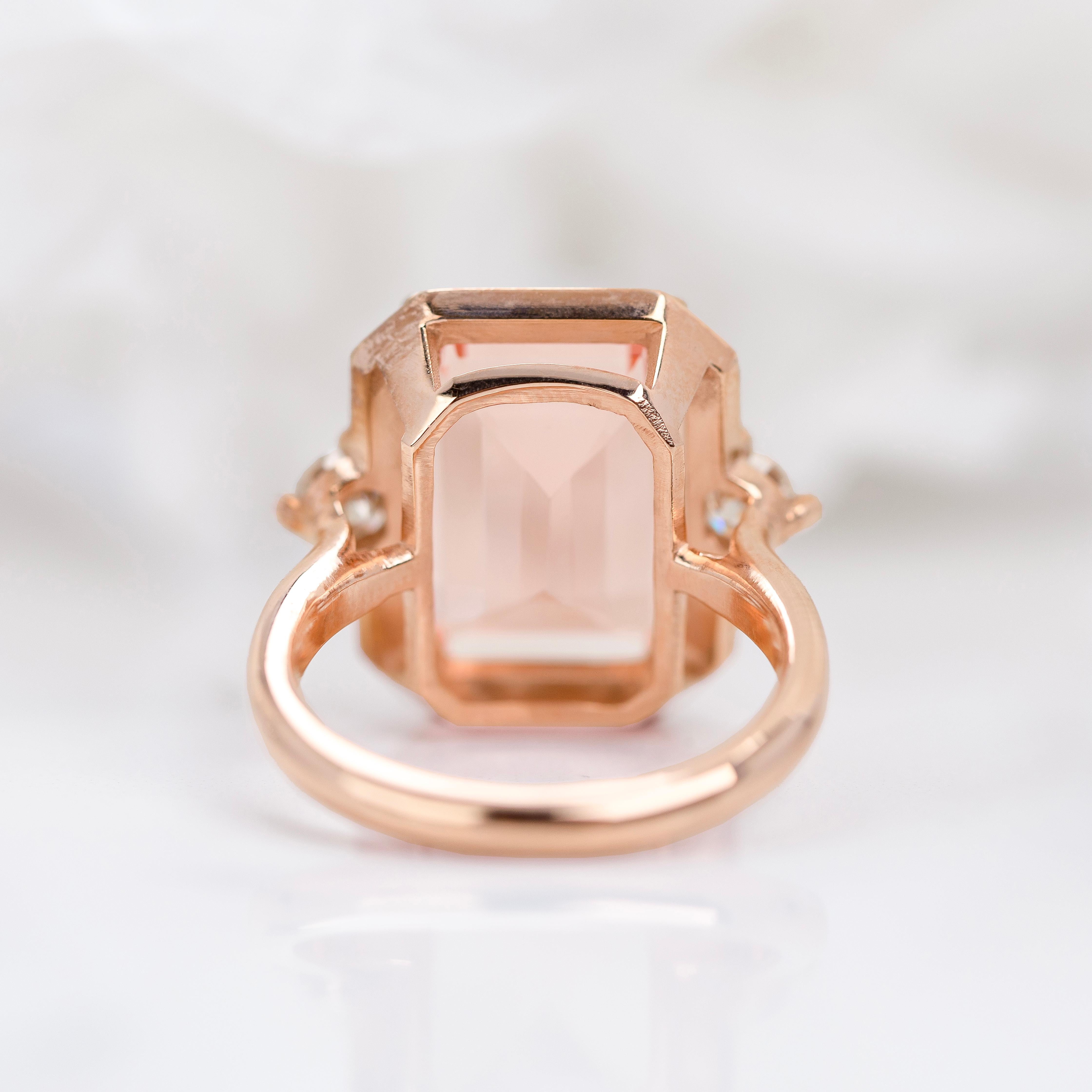 Women's or Men's Art Deco Style, Pink Quartz and Moissanite Stone Ring, 14K Gold Ring For Sale