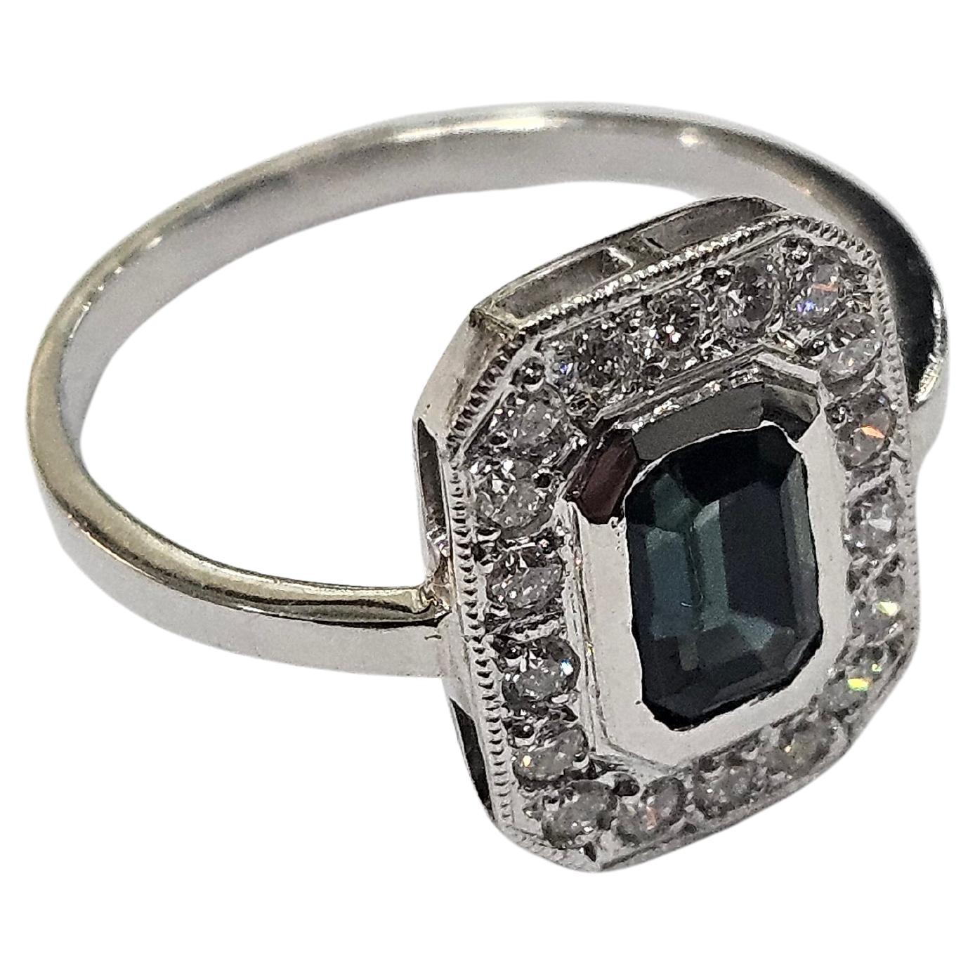 Art déco  Bague Platine Hand Made Saphir Vert Naturel 1.08 carat et Diamant Pour hommes en vente