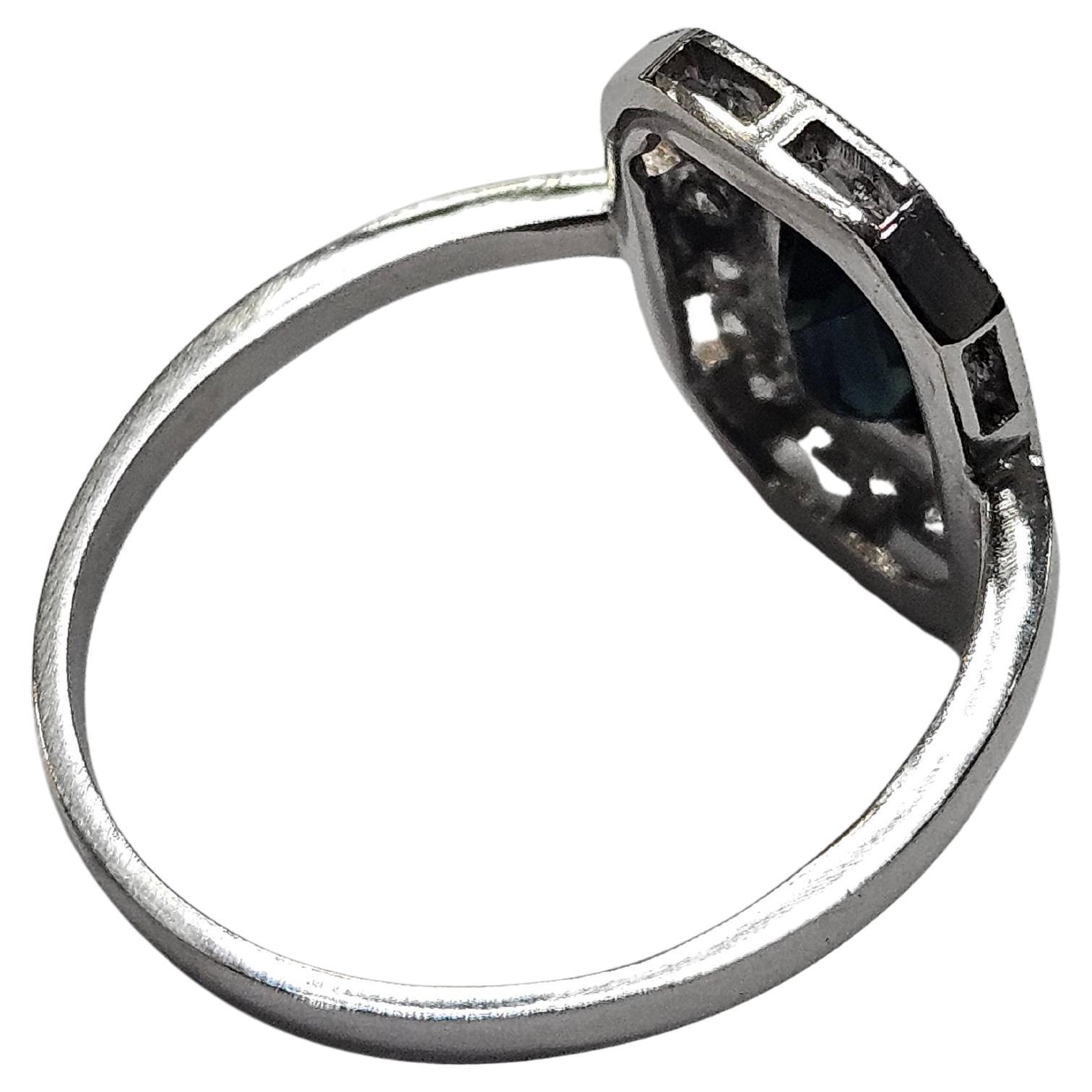 Art déco  Bague Platine Hand Made Saphir Vert Naturel 1.08 carat et Diamant en vente 3