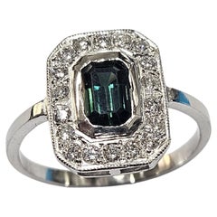 Art déco  Bague Platine Hand Made Saphir Vert Naturel 1.08 carat et Diamant