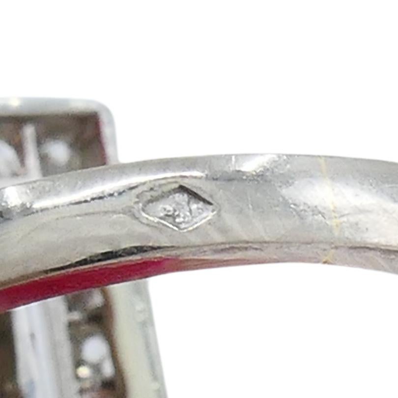 Anello Art Deco in platino con diamante vecchio taglio europeo Estate Jewelry francese in vendita 3