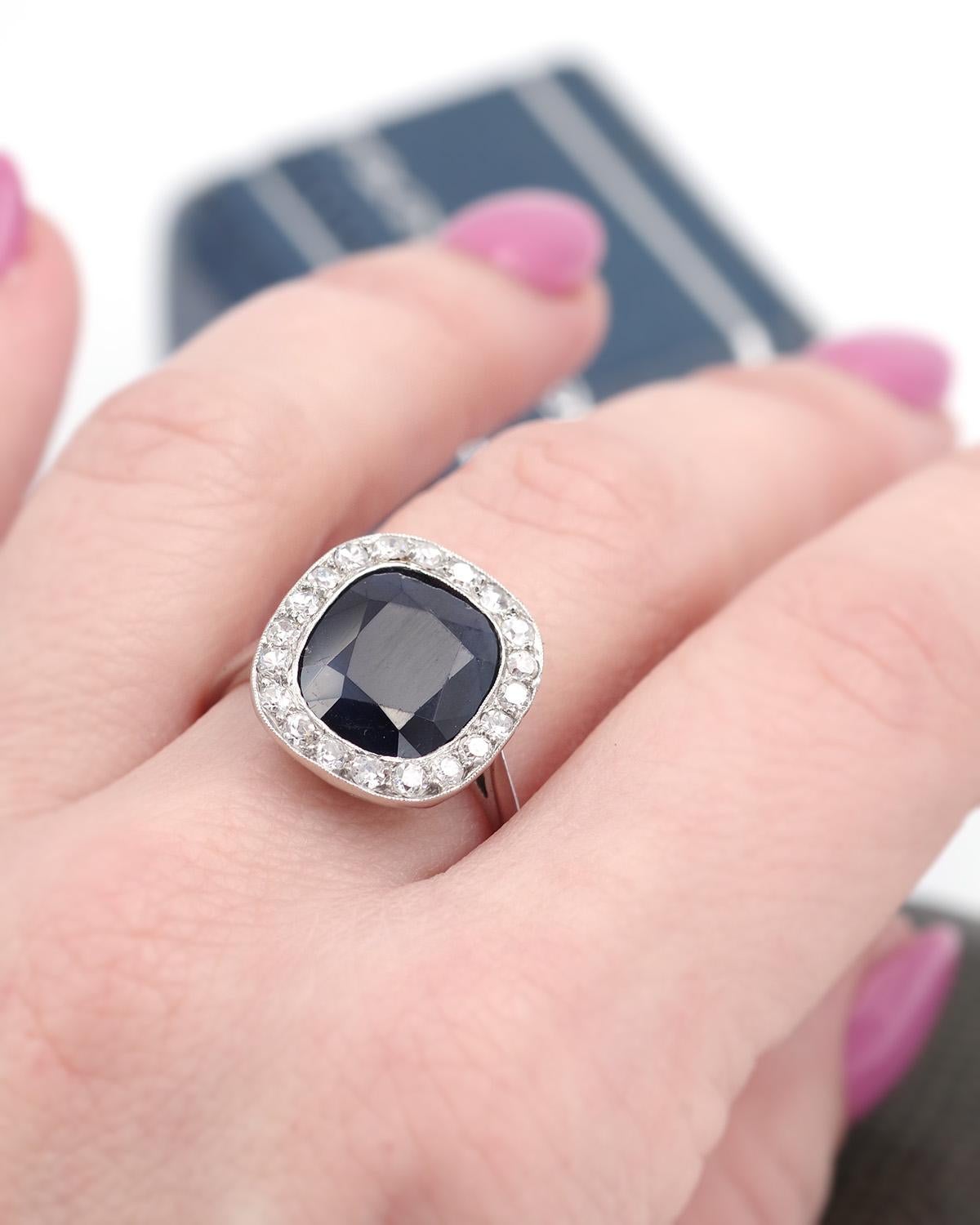 French Art Deco 5.13 ct certified sapphire diamond platinum ring In Good Condition For Sale In PARIS, FR