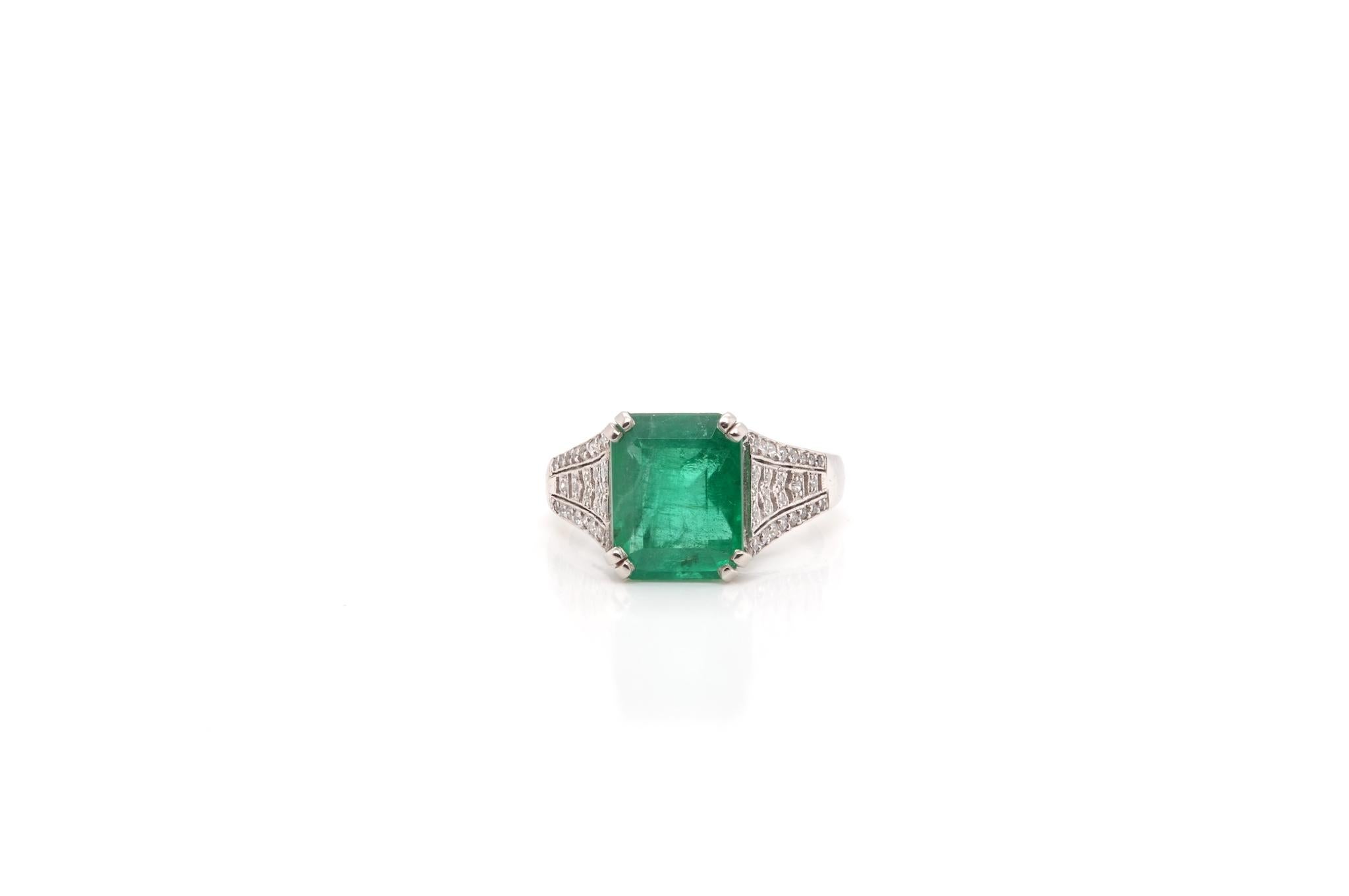 Stones: Emerald of 3.53 carats and diamonds for a total weight of 0.15 carat.
Material: Platinum
Dimensions: 10 mm length on finger,
7mm in height.
Weight: 5.6g
Size: 51 (free sizing)
Certificate
Ref. : 21498 / 23389