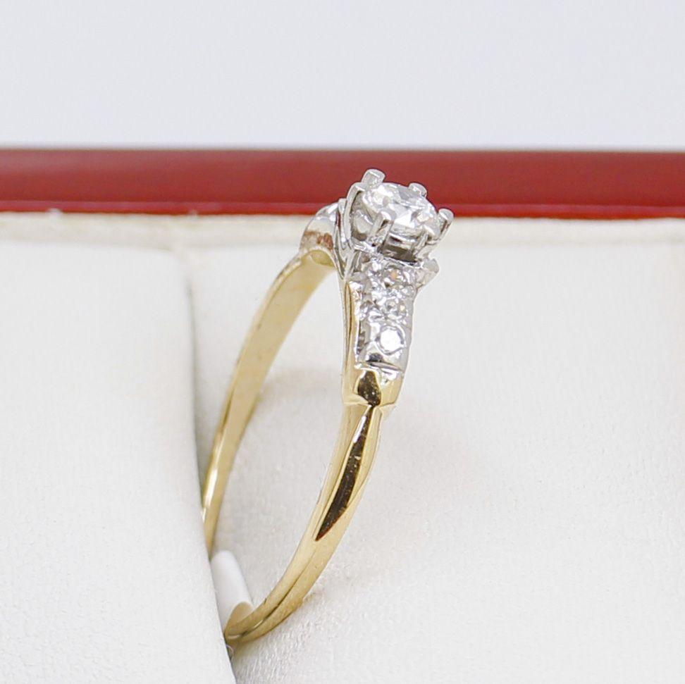 Art Deco Ring with 6 Claw Set Diamond, Antique Engagement Ring In Good Condition For Sale In BALMAIN, NSW