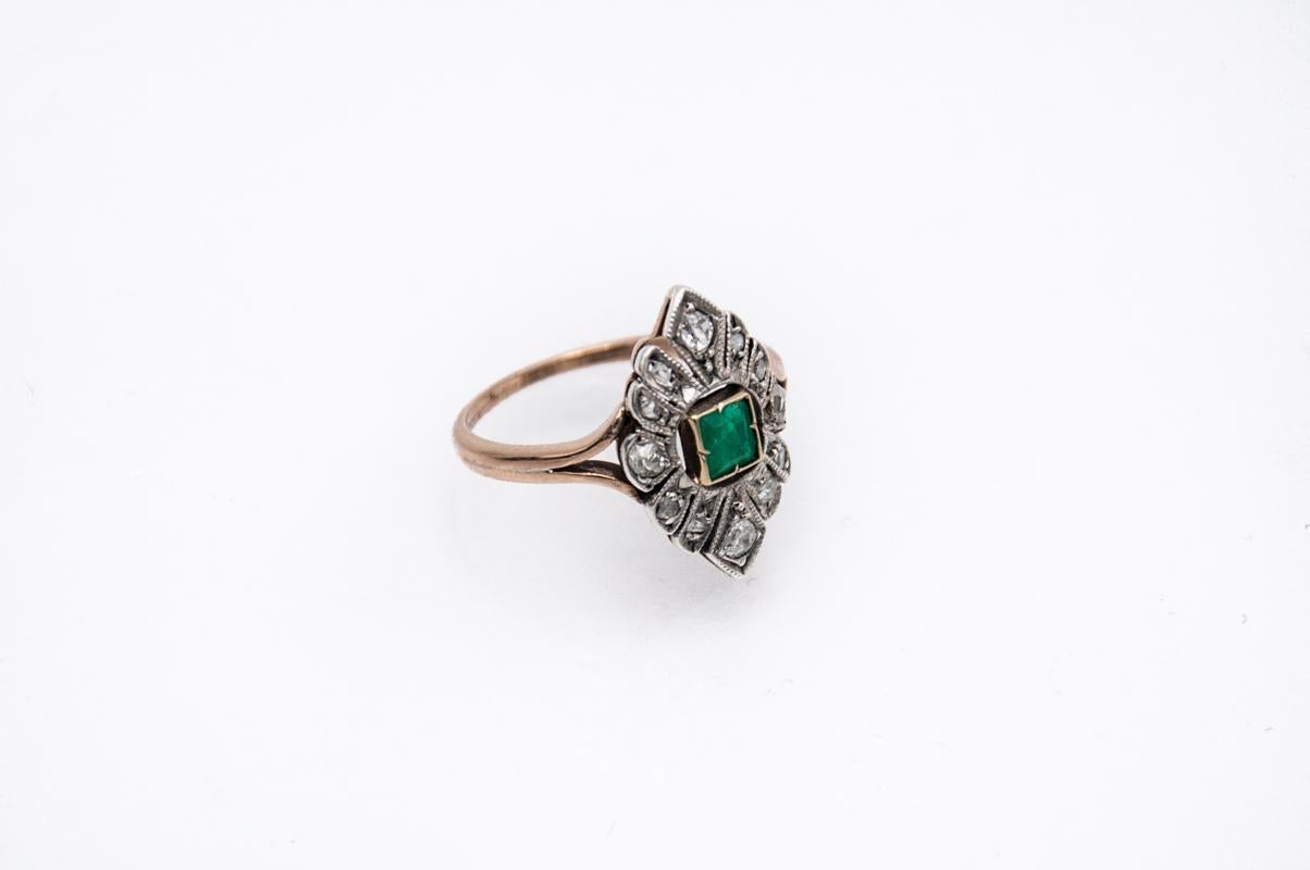 Art Deco ring with diamonds and emerald, 1920s-30s. 20th century. For Sale 1