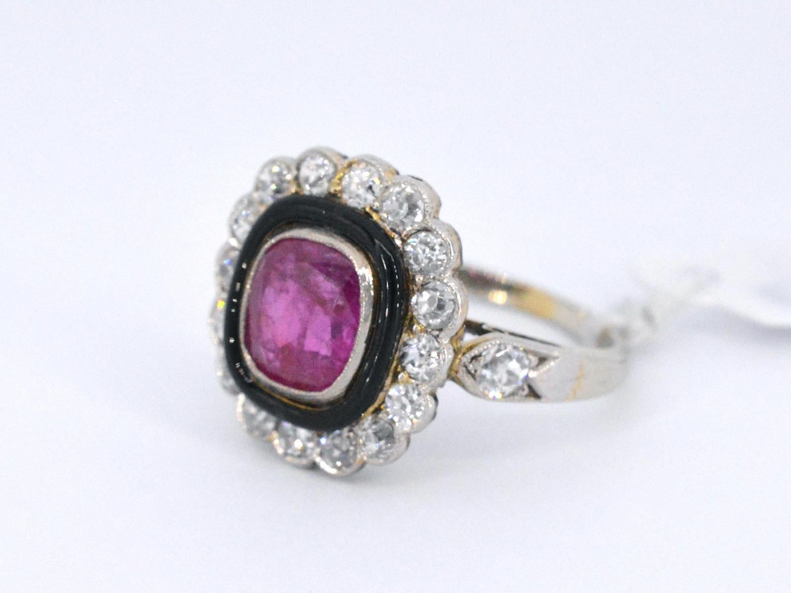 Art Deco Ring with Diamonds and Ruby For Sale 2