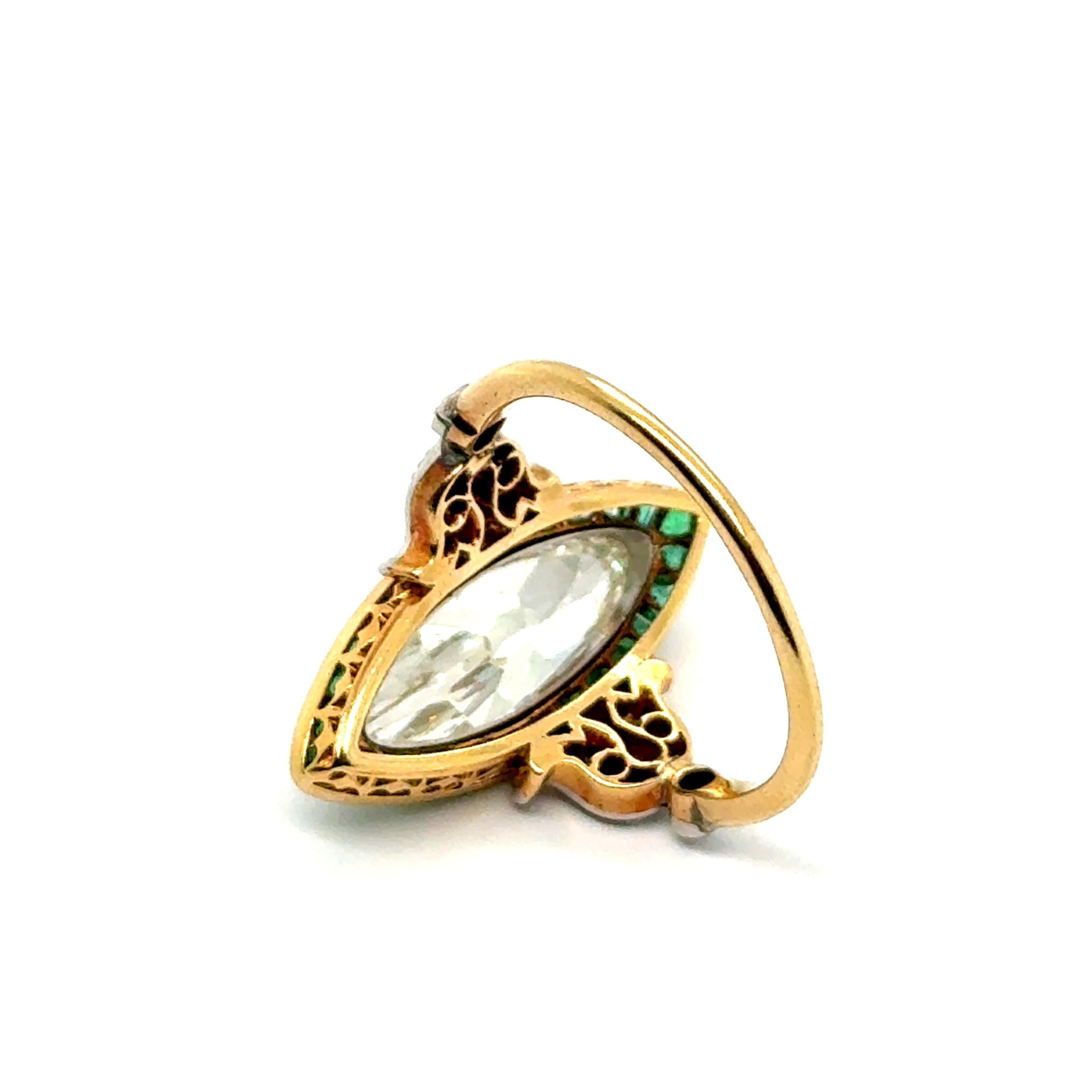 Art Deco Ring with Diamonds & Emeralds in 18 Karat Yellow Gold and Platinum For Sale 8