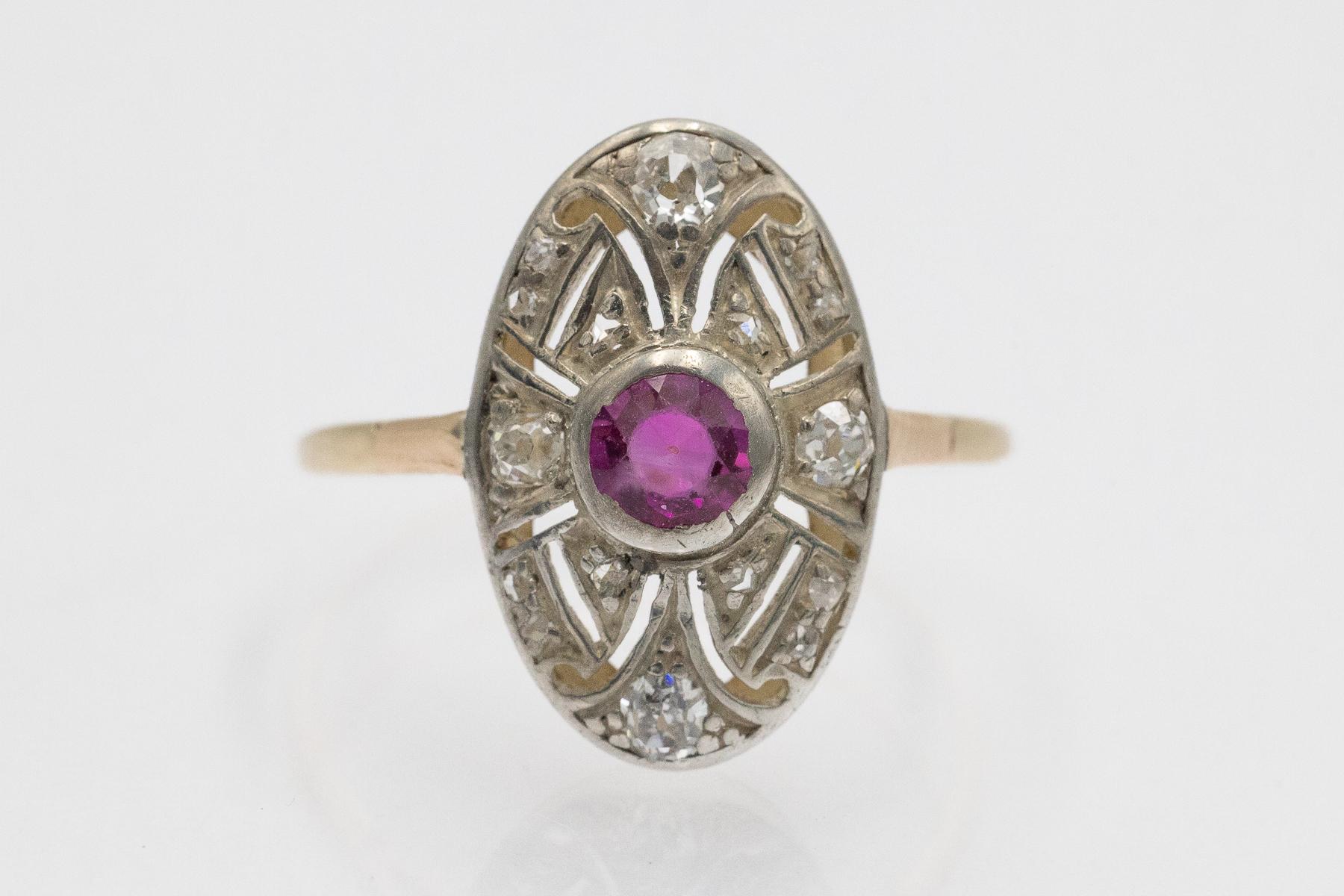 Art-Déco-Ring mit natürlichem Rubin 0, 40 Karat und Diamanten, Ungarn, 1920er Jahre. im Zustand „Gut“ im Angebot in Chorzów, PL