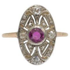 Art-Déco-Ring mit einem natürlichen Rubin und Diamanten, Ungarn, 1920er Jahre.