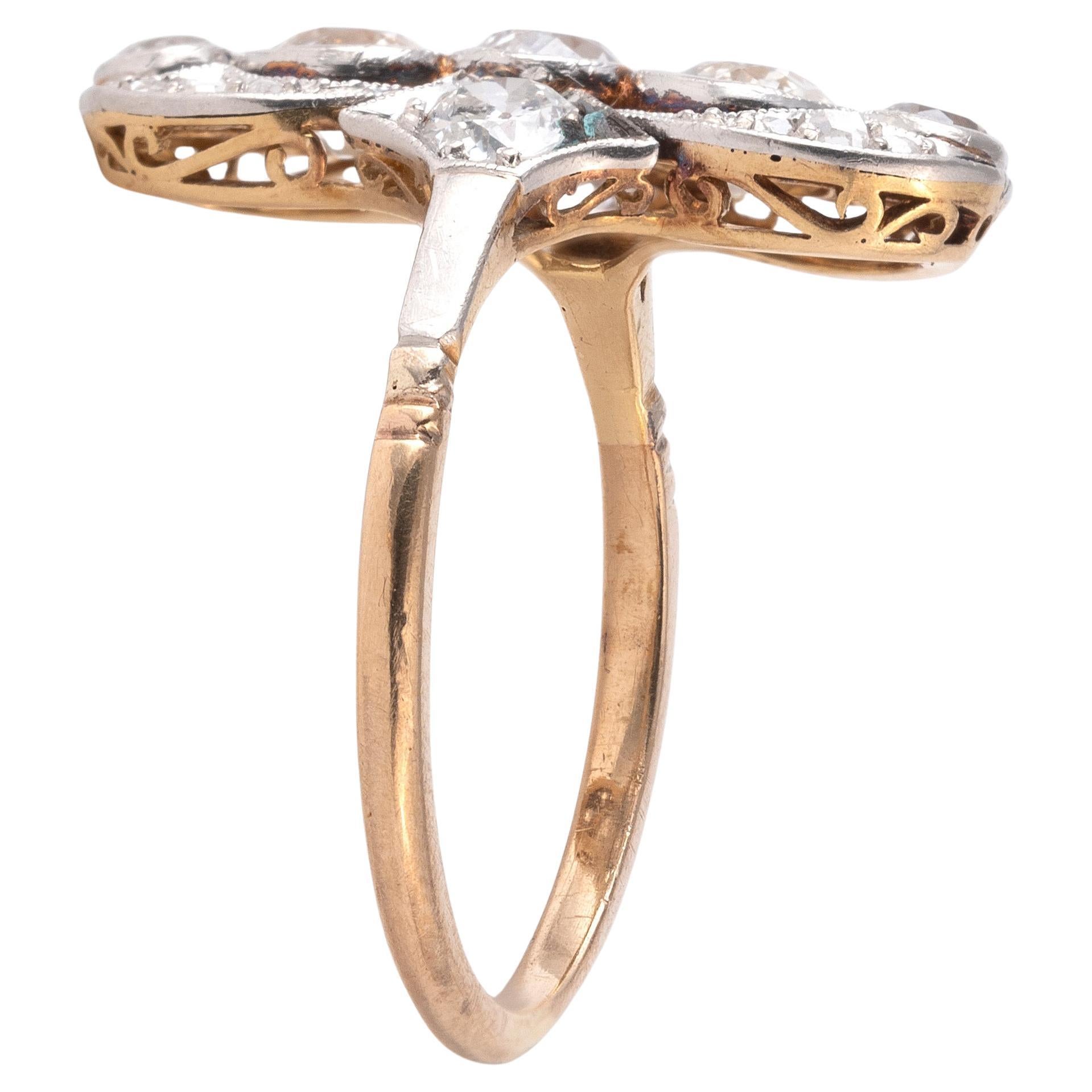 Bague Art Déco avec diamants de taille ancienne, or jaune, platine. De forme marquise, sertie de milgrain, avec des diamants de taille ancienne et rose (total env. 0,38 ct). Lunette sertie de deux diamants de taille ancienne (total approx. 0.50 ct,