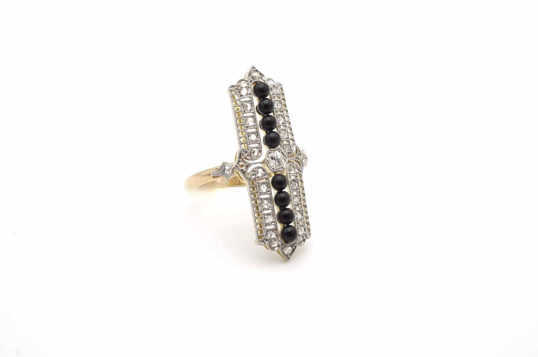 Taille vieille Europe Bague Art déco avec onyx et diamants taille rose en vente