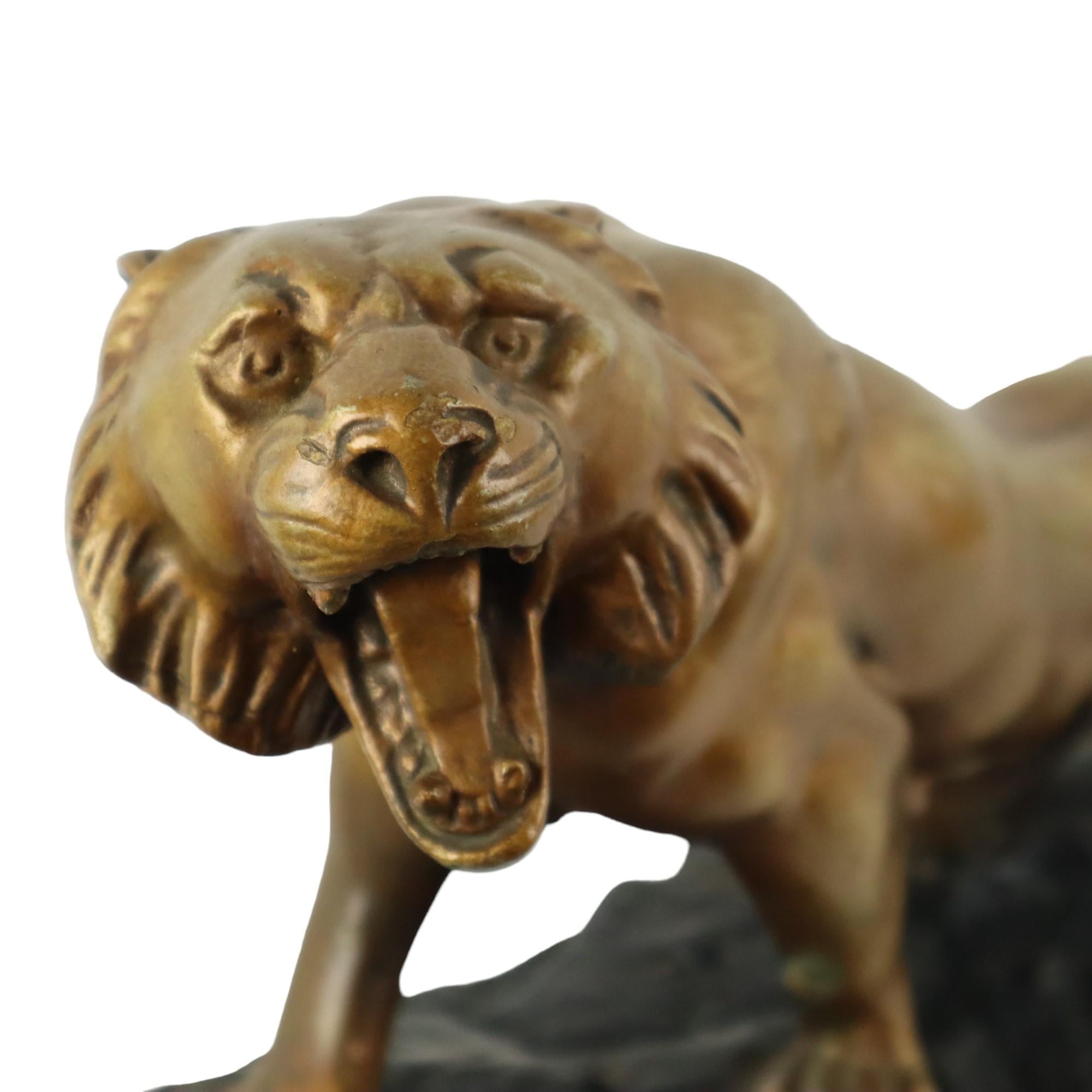Art Deco Roaring Tiger Statue Sculpture Bronze Patina Plaster In Good Condition For Sale In Poperinge, BE