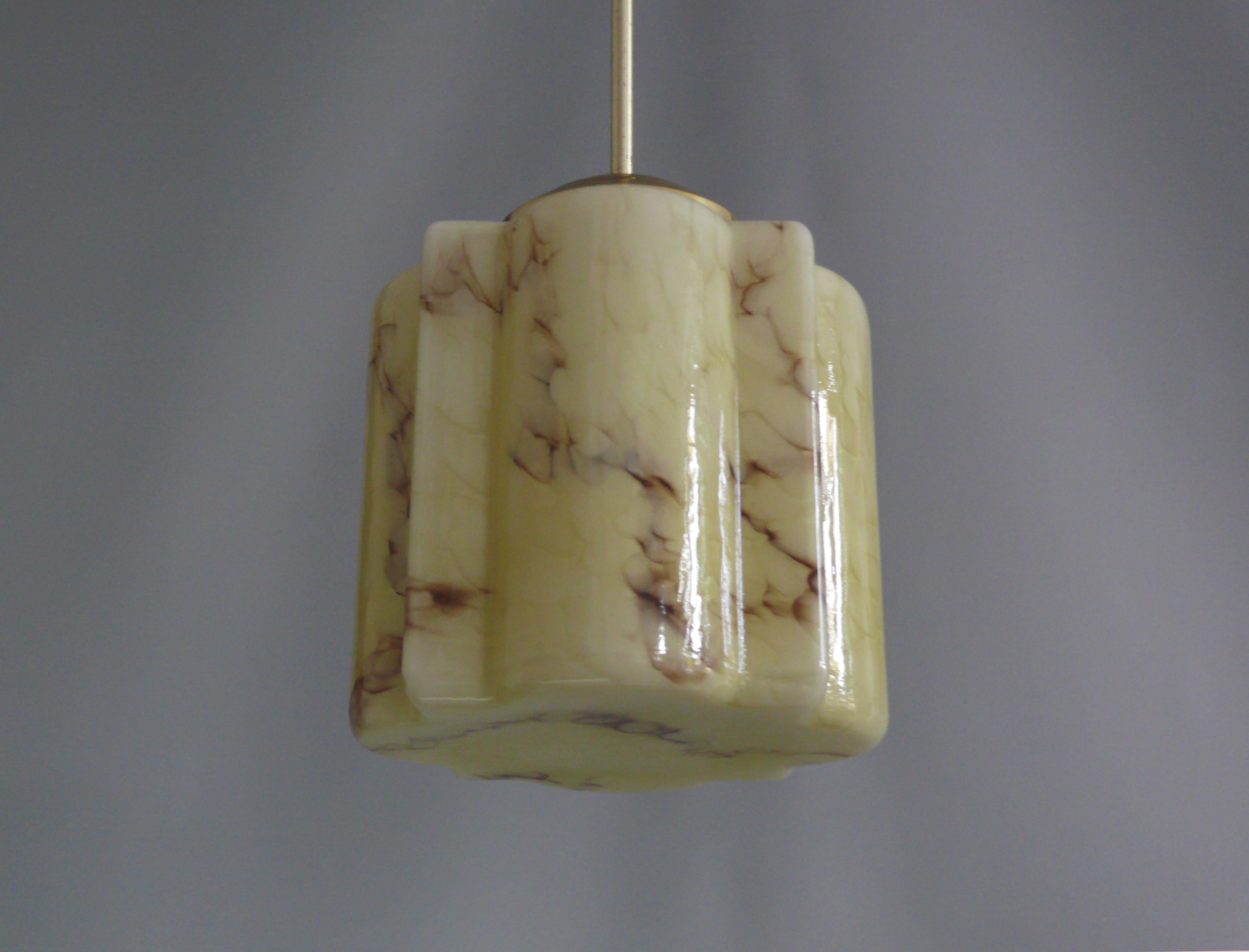 Art Deco rod pendant light with brass suspension, marbled glass - 1930s (Art déco) im Angebot
