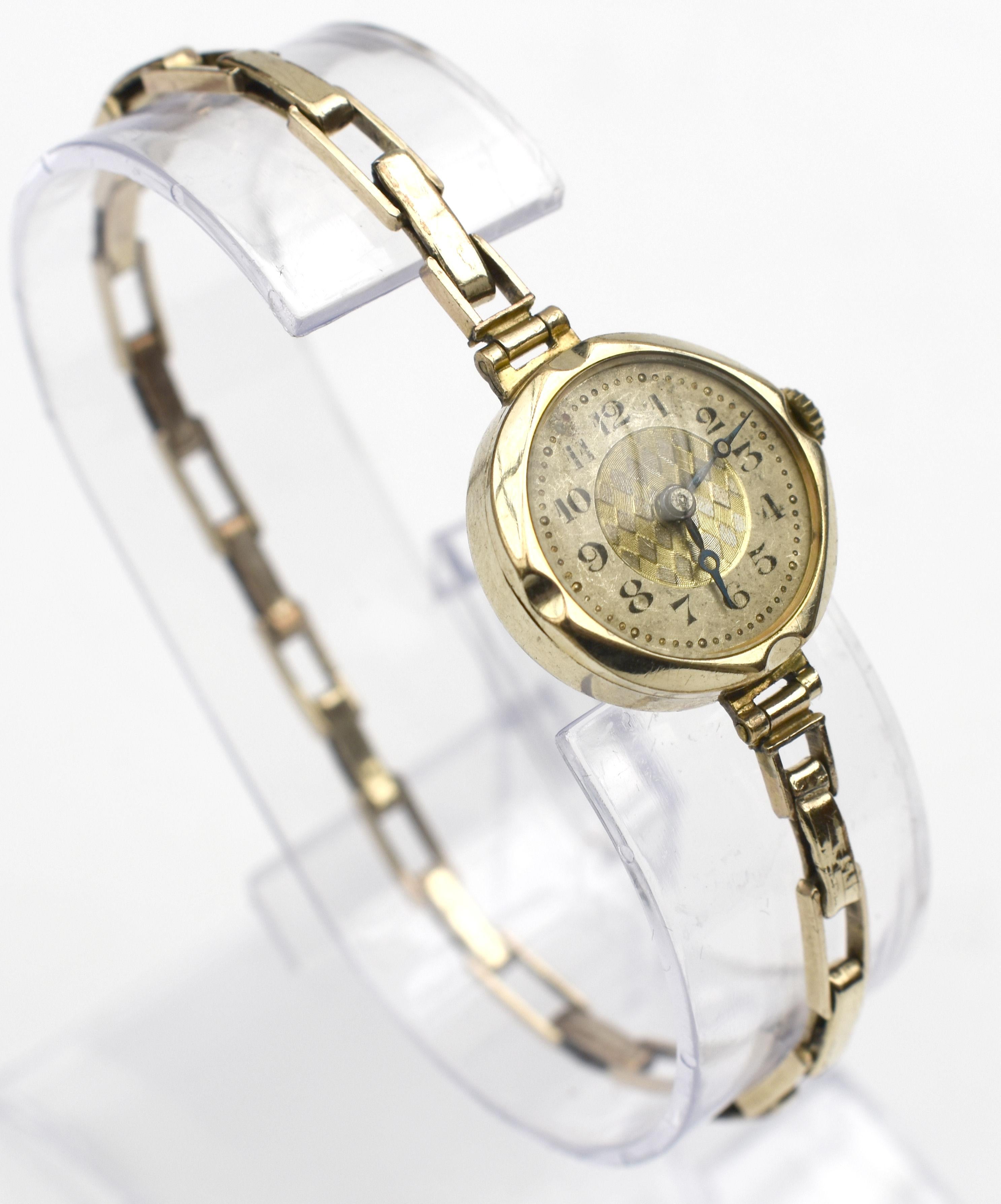 Art Deco Rolled Gold Harlequin Dial 15 Jewels Ladies Watch, C1930 In Good Condition In Westward ho, GB