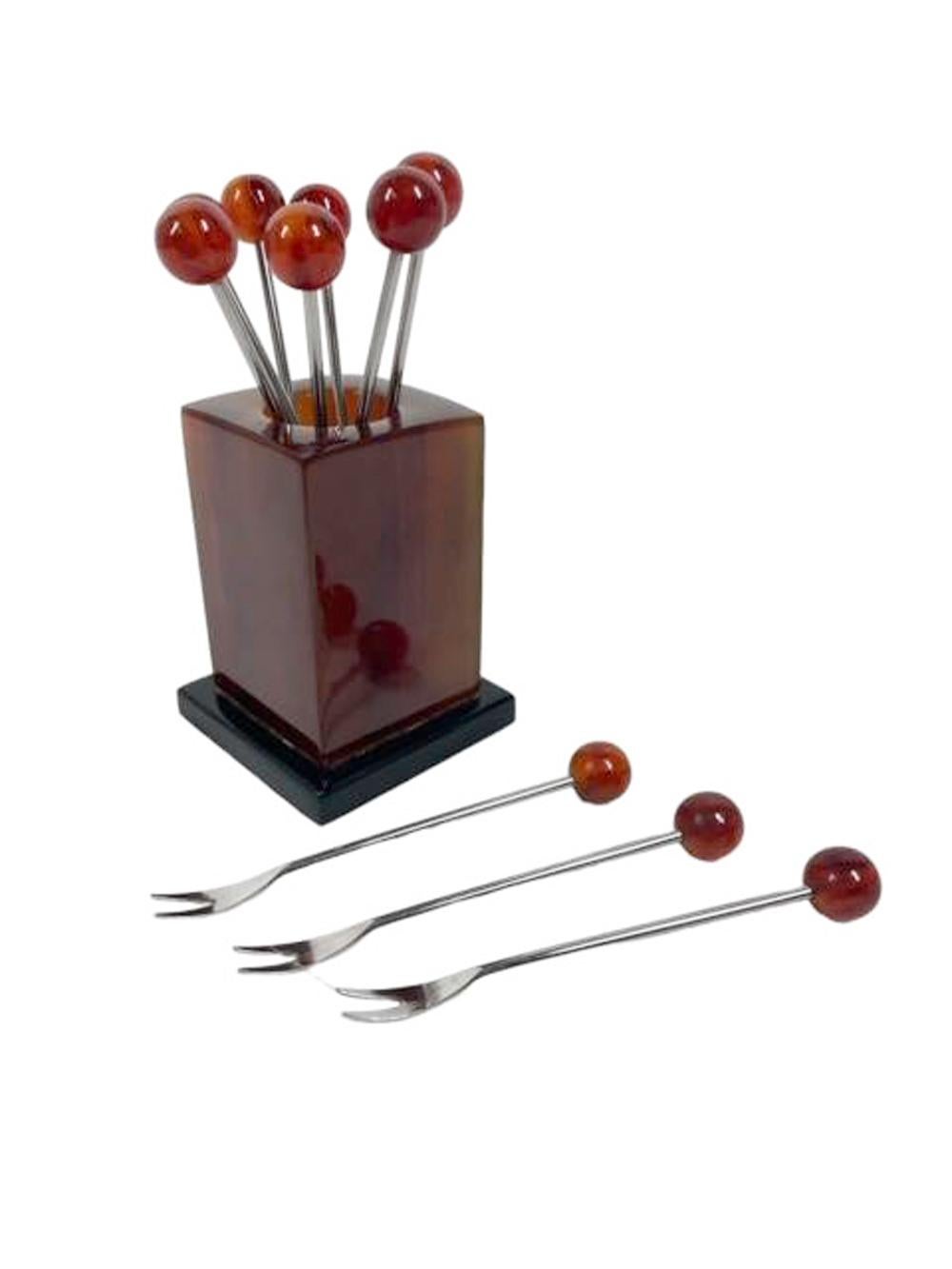 Art Deco Root Beer Bakelite Ball Topped Cocktail Picks, Root Beer Bakelite Stand In Good Condition For Sale In Nantucket, MA