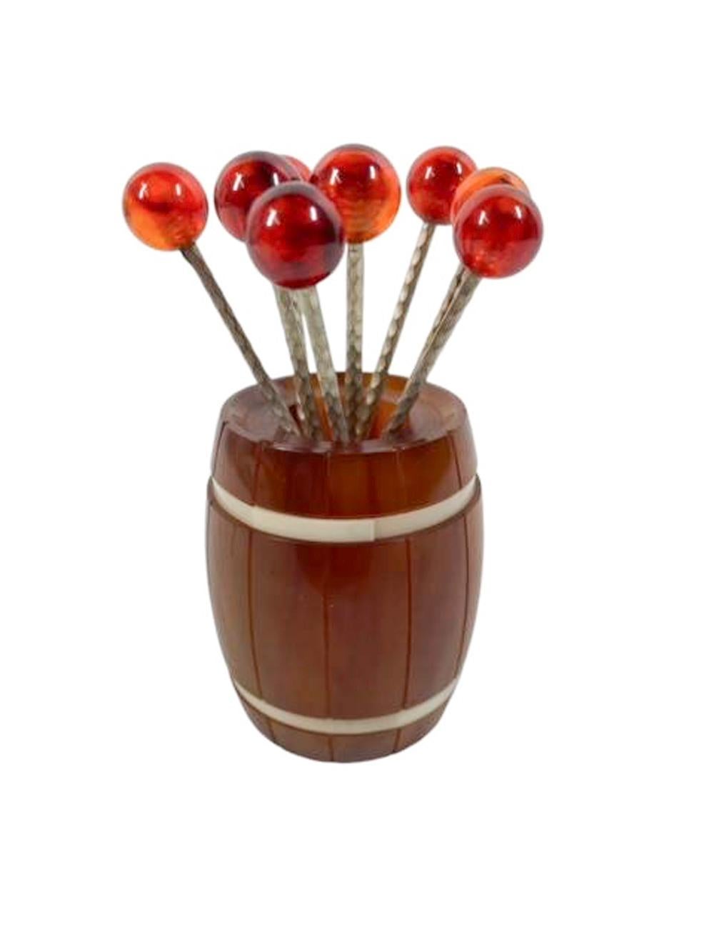 20ième siècle Ensemble de pichets à cocktail en forme de jarre en bakélite Art déco / 8 pièces surmontées d'une boule en vente