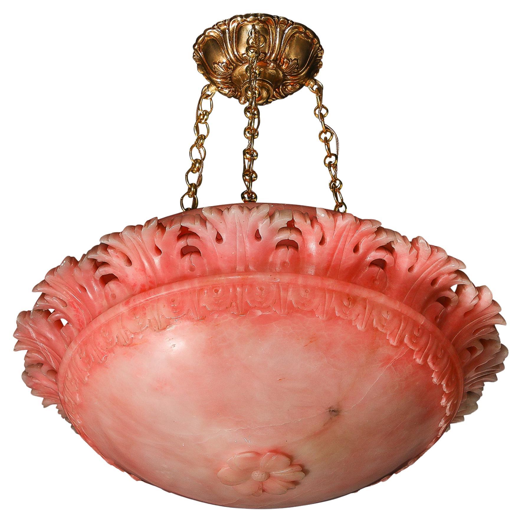 Lustre Art Déco à pendentif Acanthus stylisé en albâtre rose avec accessoires en laiton